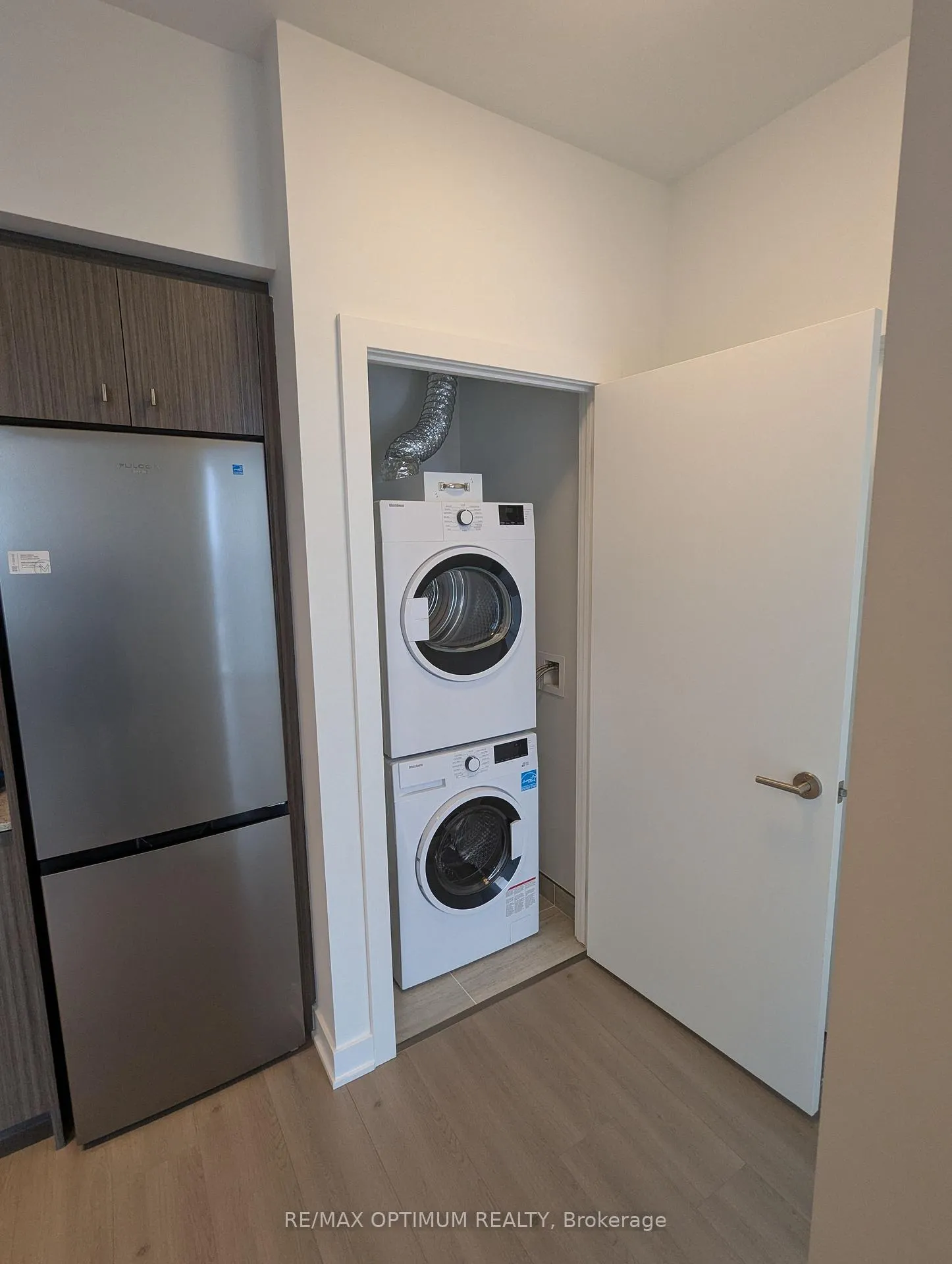 Photo 13 of Unit 3303, 25 Wellington Street S, Kitchener — HOMEH