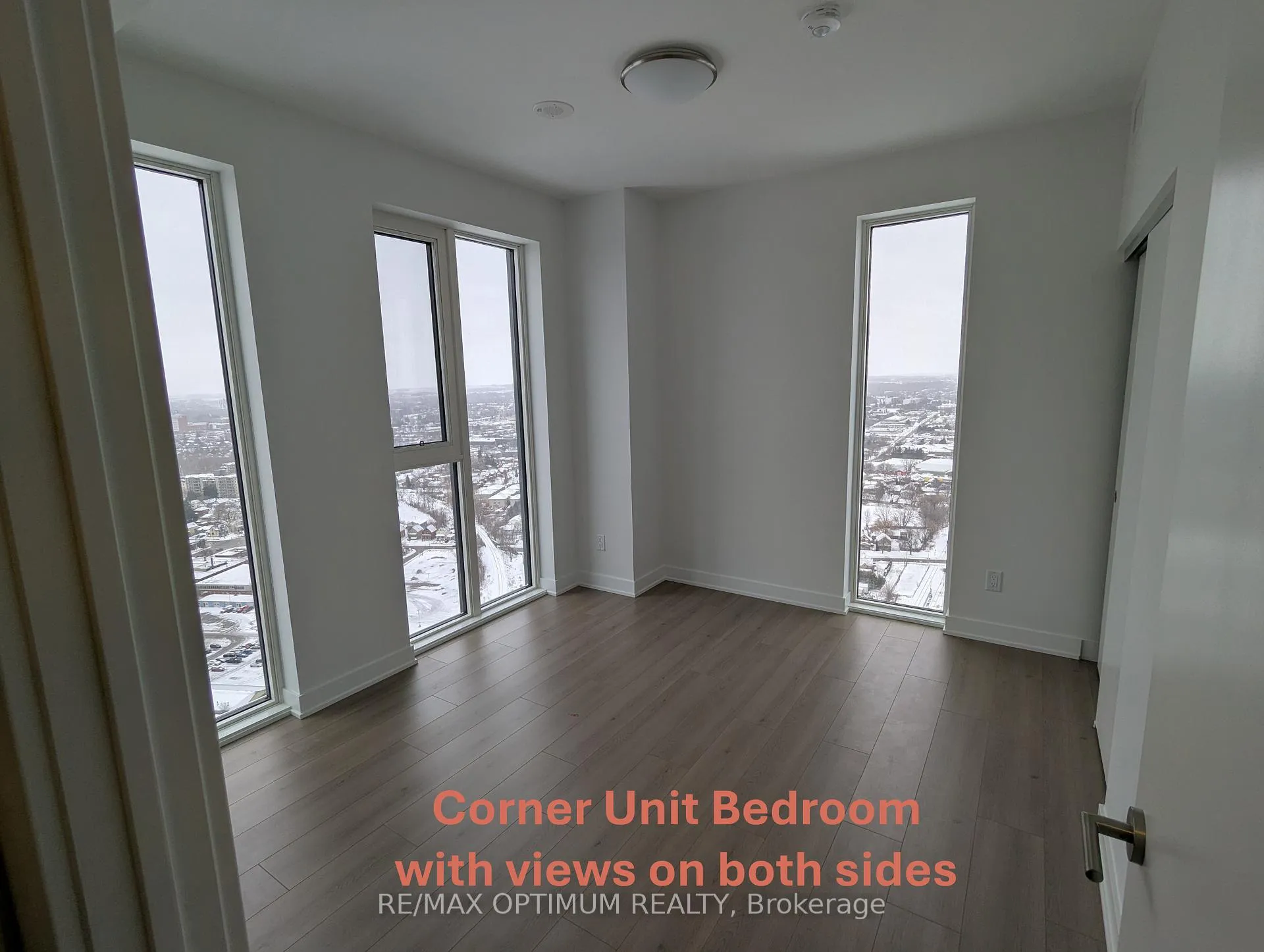 Photo 18 of Unit 3303, 25 Wellington Street S, Kitchener — HOMEH