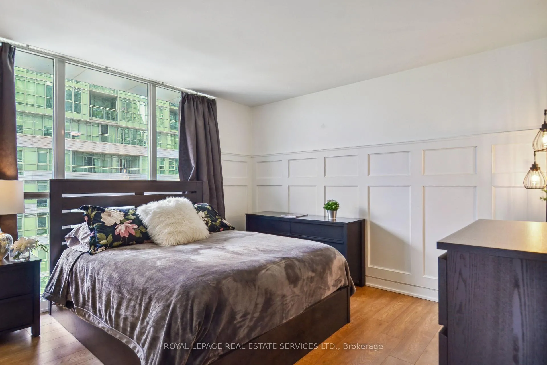 Photo 9 of Unit 832, 8 Telegram Mews E, Toronto, Waterfront Communities — HOMEH