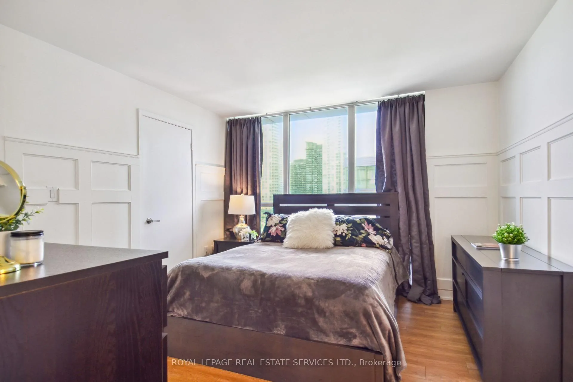 Photo 10 of Unit 832, 8 Telegram Mews E, Toronto, Waterfront Communities — HOMEH
