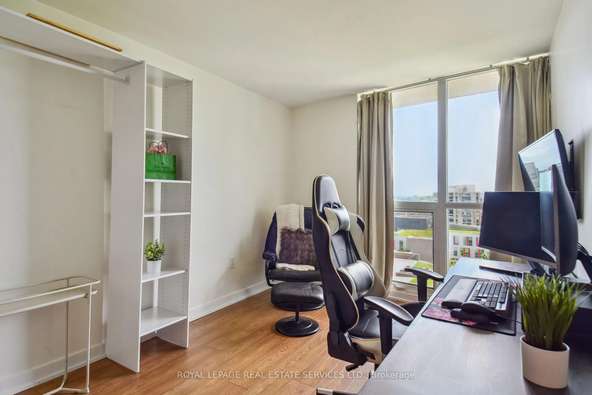 Photo 15 of Unit 832, 8 Telegram Mews E, Toronto, Waterfront Communities — HOMEH