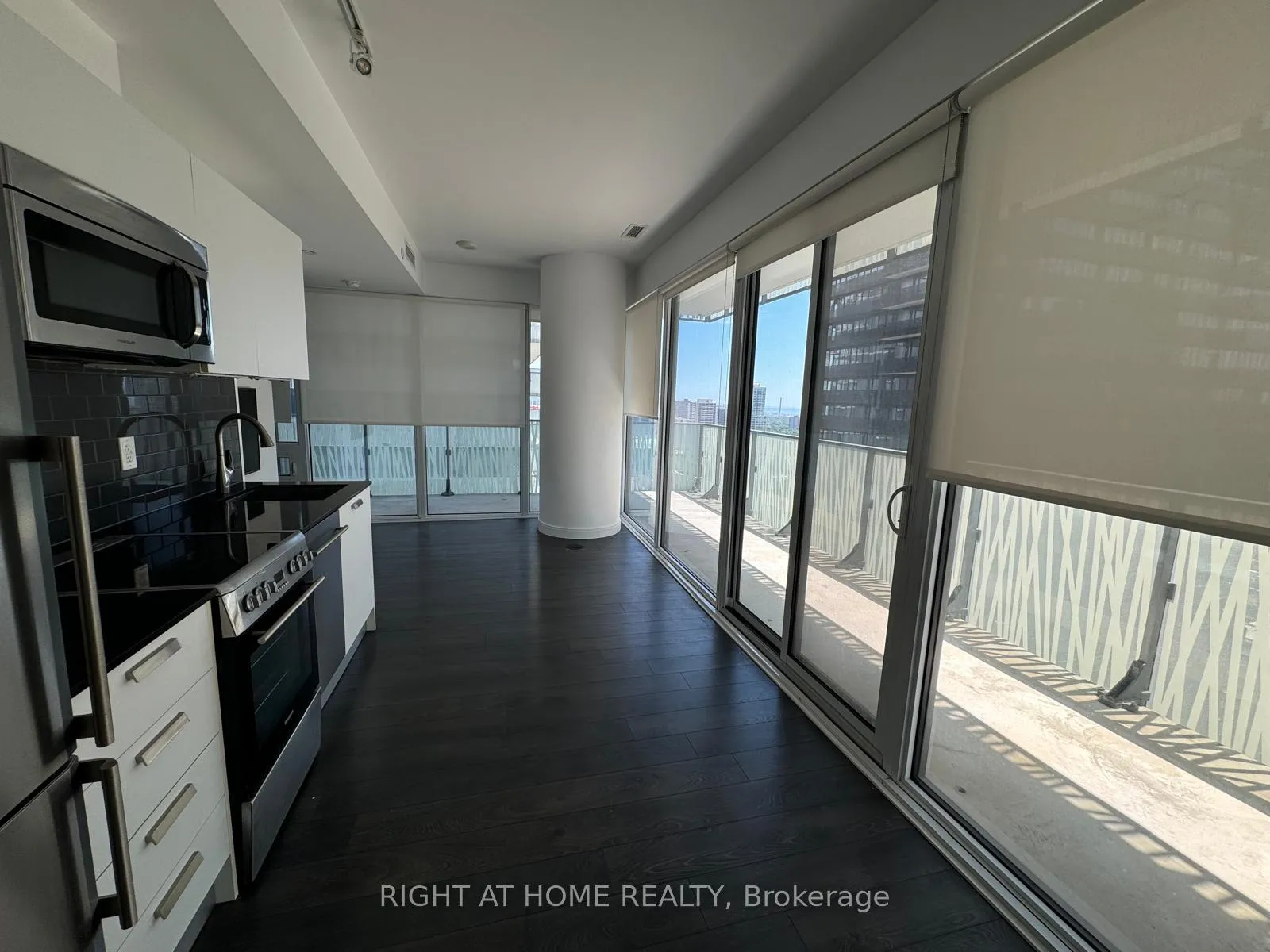 Photo 4 of Unit 2802, 42 Charles Street E, Toronto, Church-Yonge Corridor — HOMEH