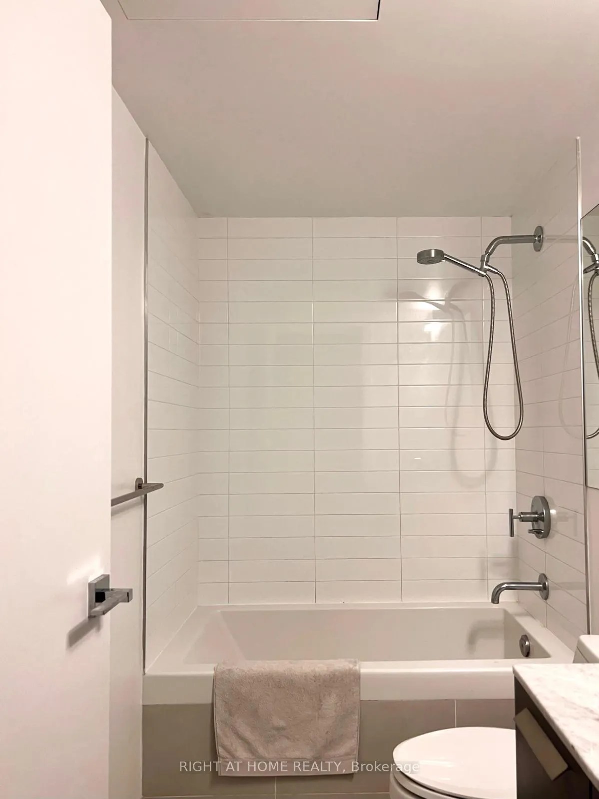 Photo 9 of Unit 2802, 42 Charles Street E, Toronto, Church-Yonge Corridor — HOMEH