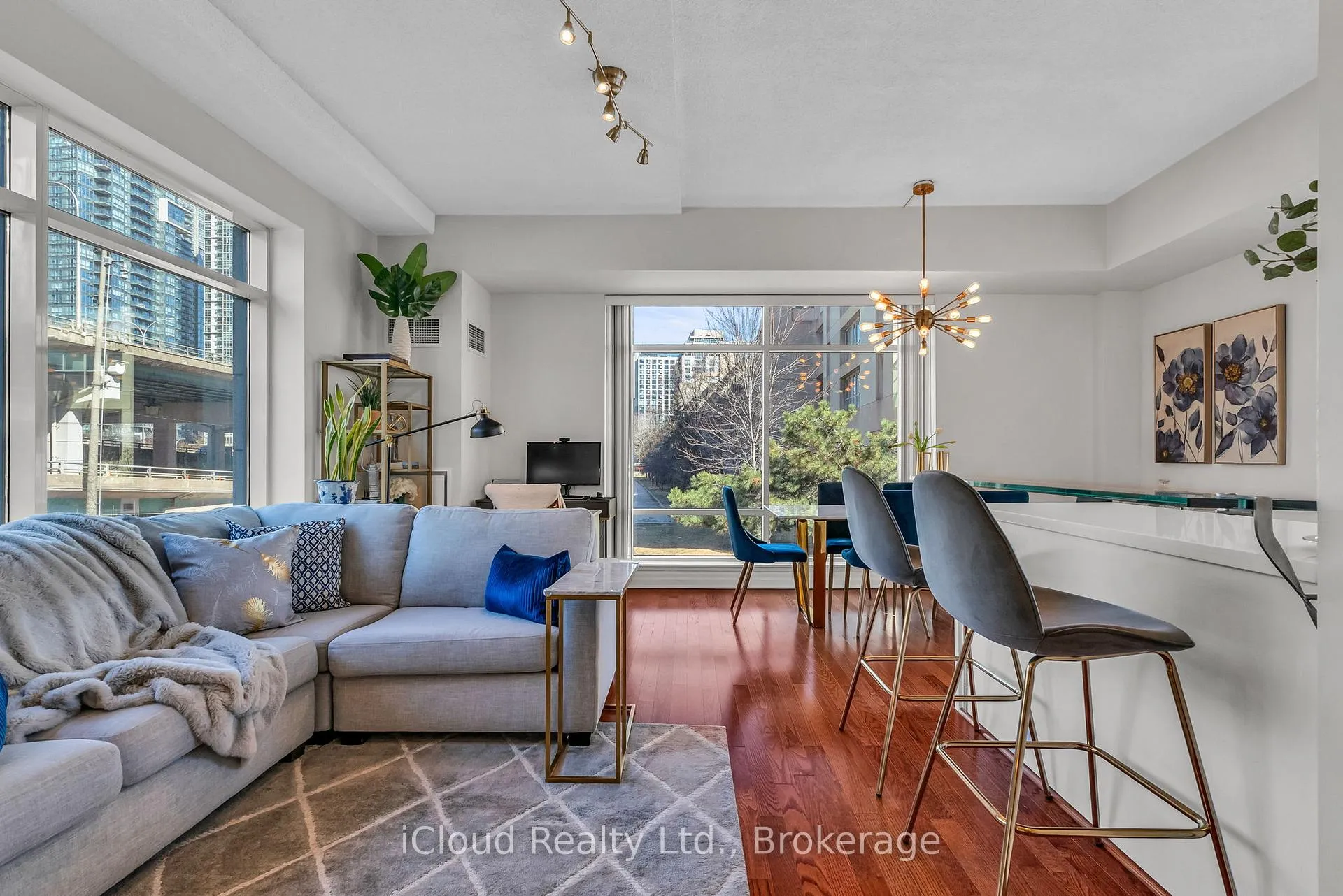 Photo 2 of Unit 210E, 500 Queens Quay W, Toronto, Waterfront Communities — HOMEH