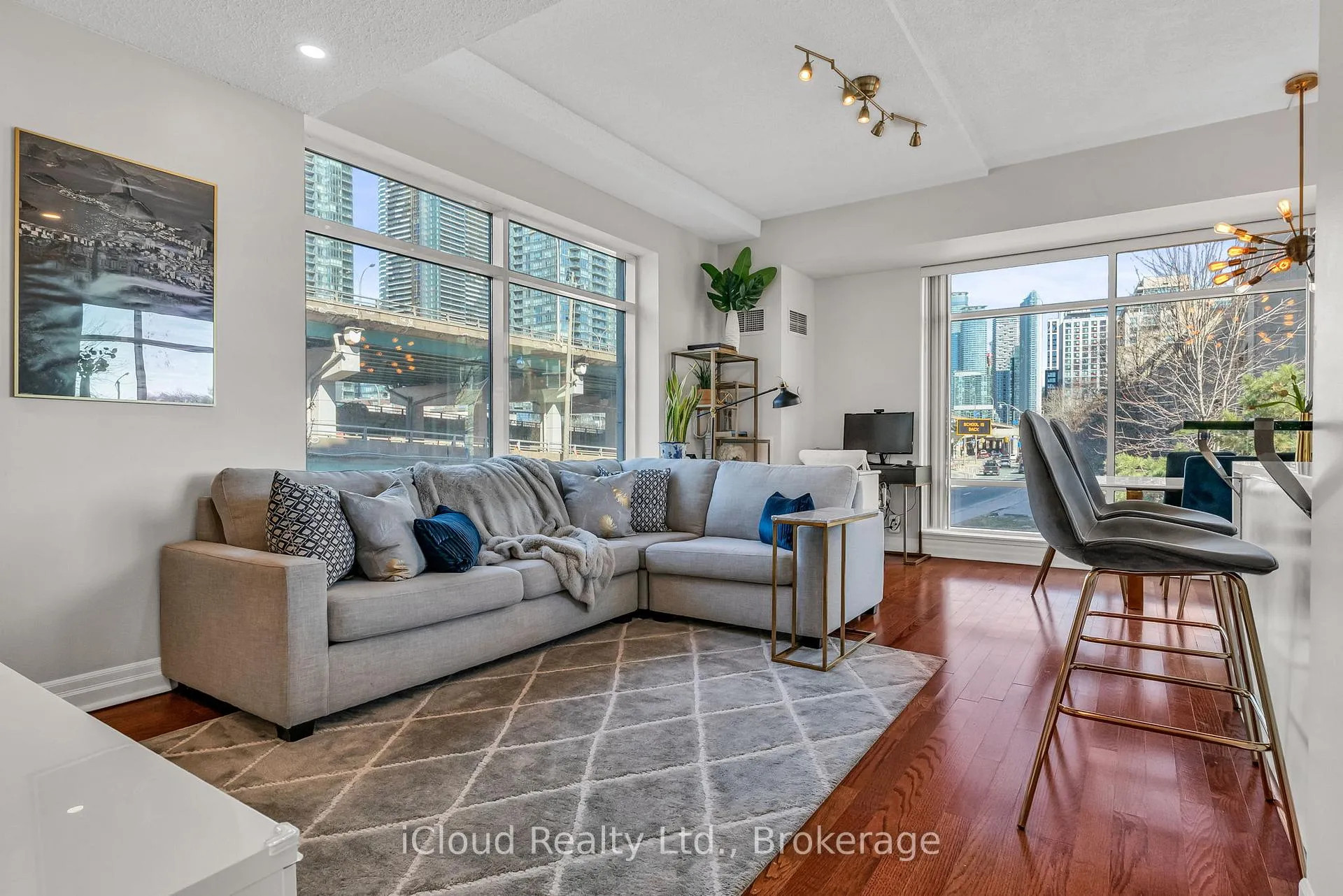 Photo 5 of Unit 210E, 500 Queens Quay W, Toronto, Waterfront Communities — HOMEH