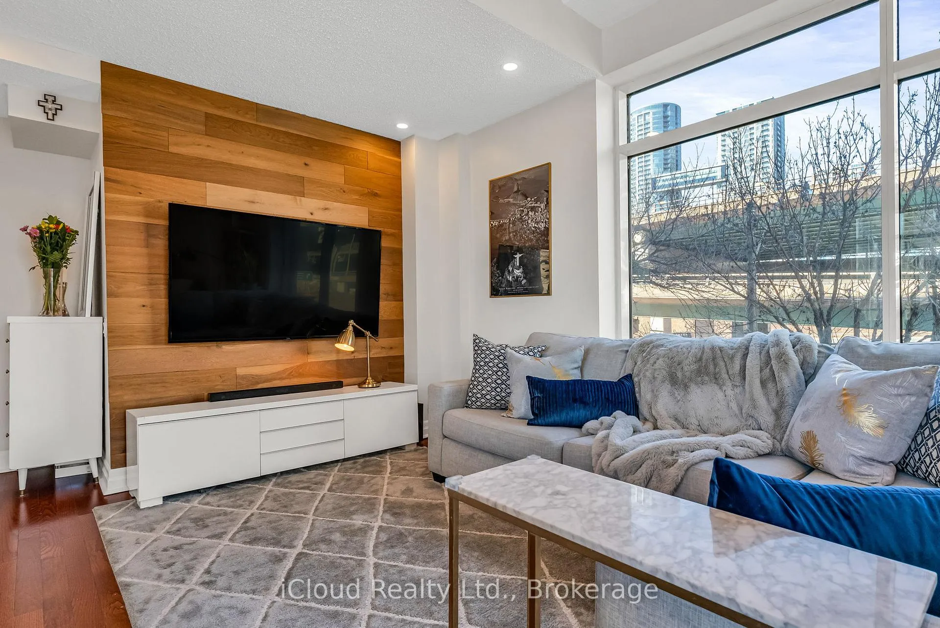 Photo 6 of Unit 210E, 500 Queens Quay W, Toronto, Waterfront Communities — HOMEH