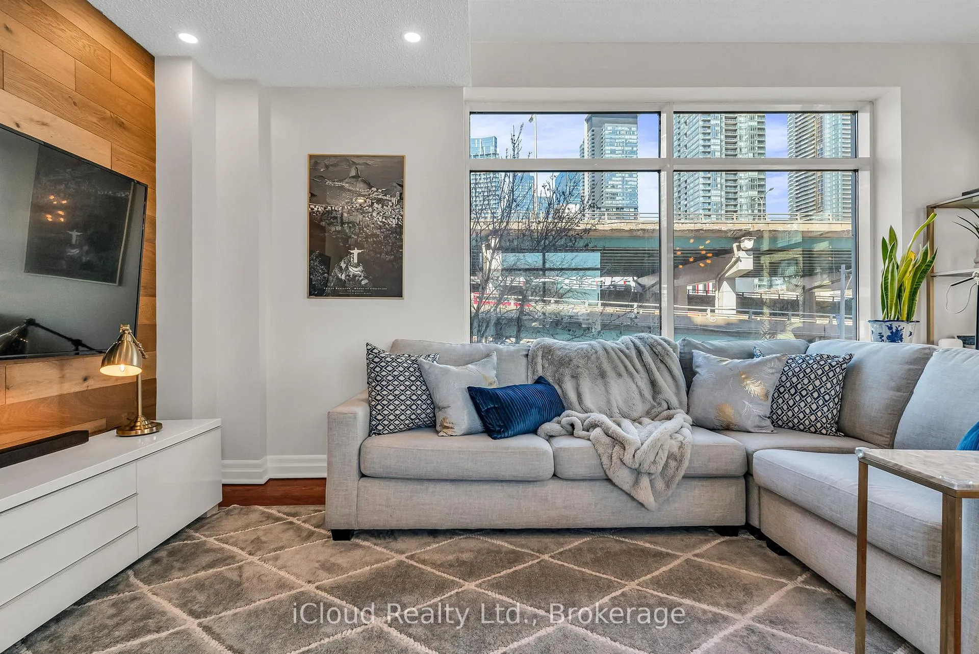 Photo 7 of Unit 210E, 500 Queens Quay W, Toronto, Waterfront Communities — HOMEH