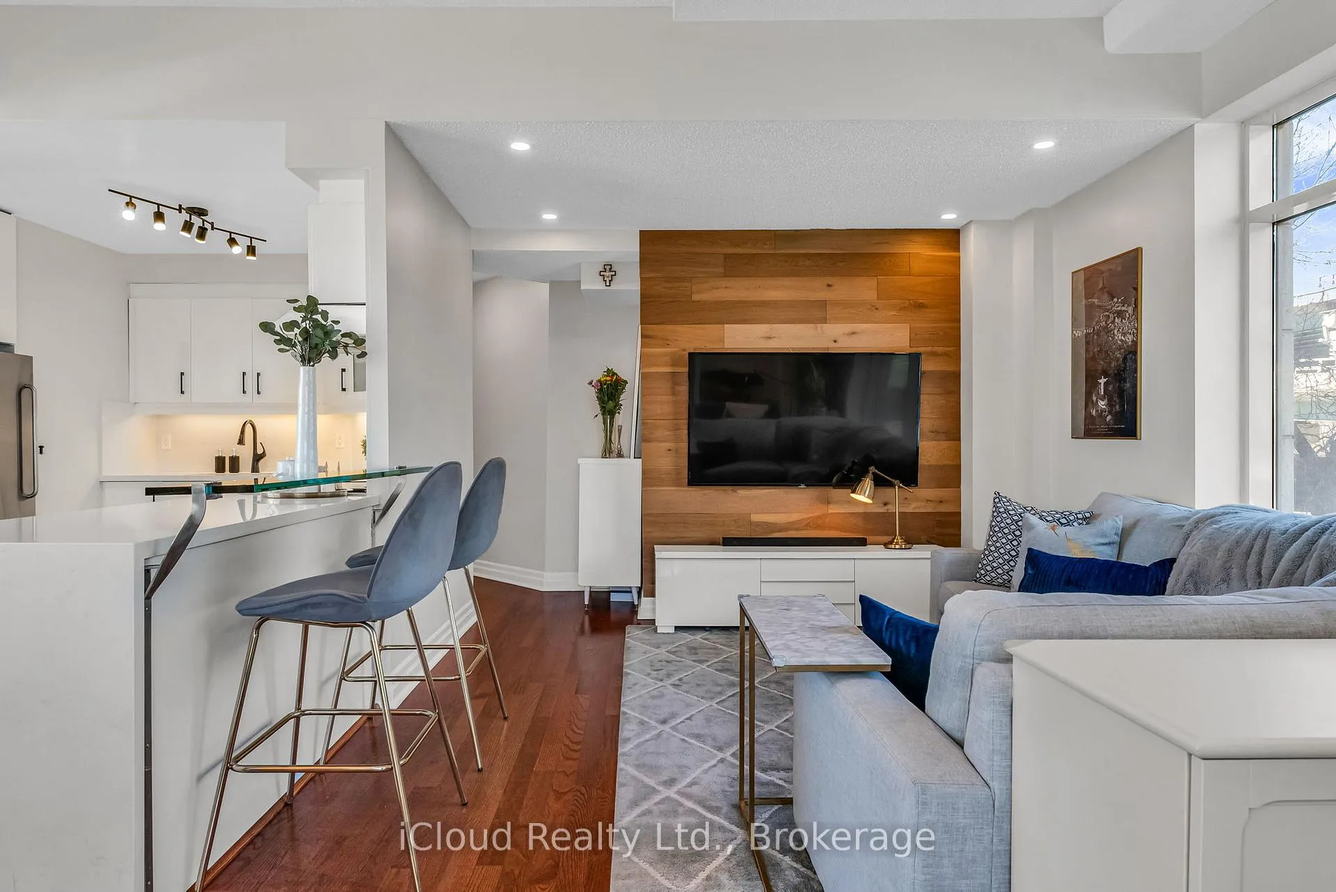 Photo 8 of Unit 210E, 500 Queens Quay W, Toronto, Waterfront Communities — HOMEH