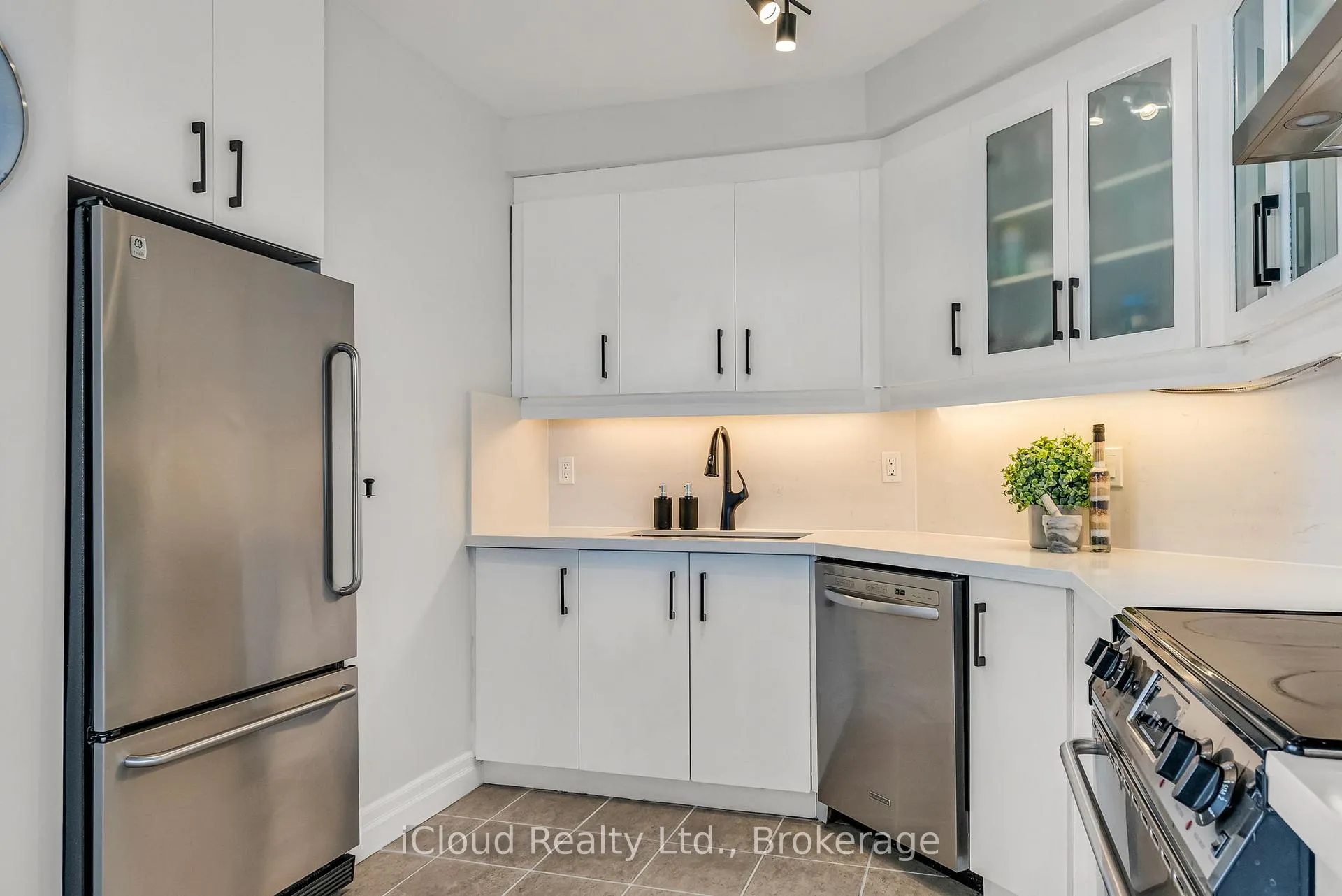 Photo 15 of Unit 210E, 500 Queens Quay W, Toronto, Waterfront Communities — HOMEH