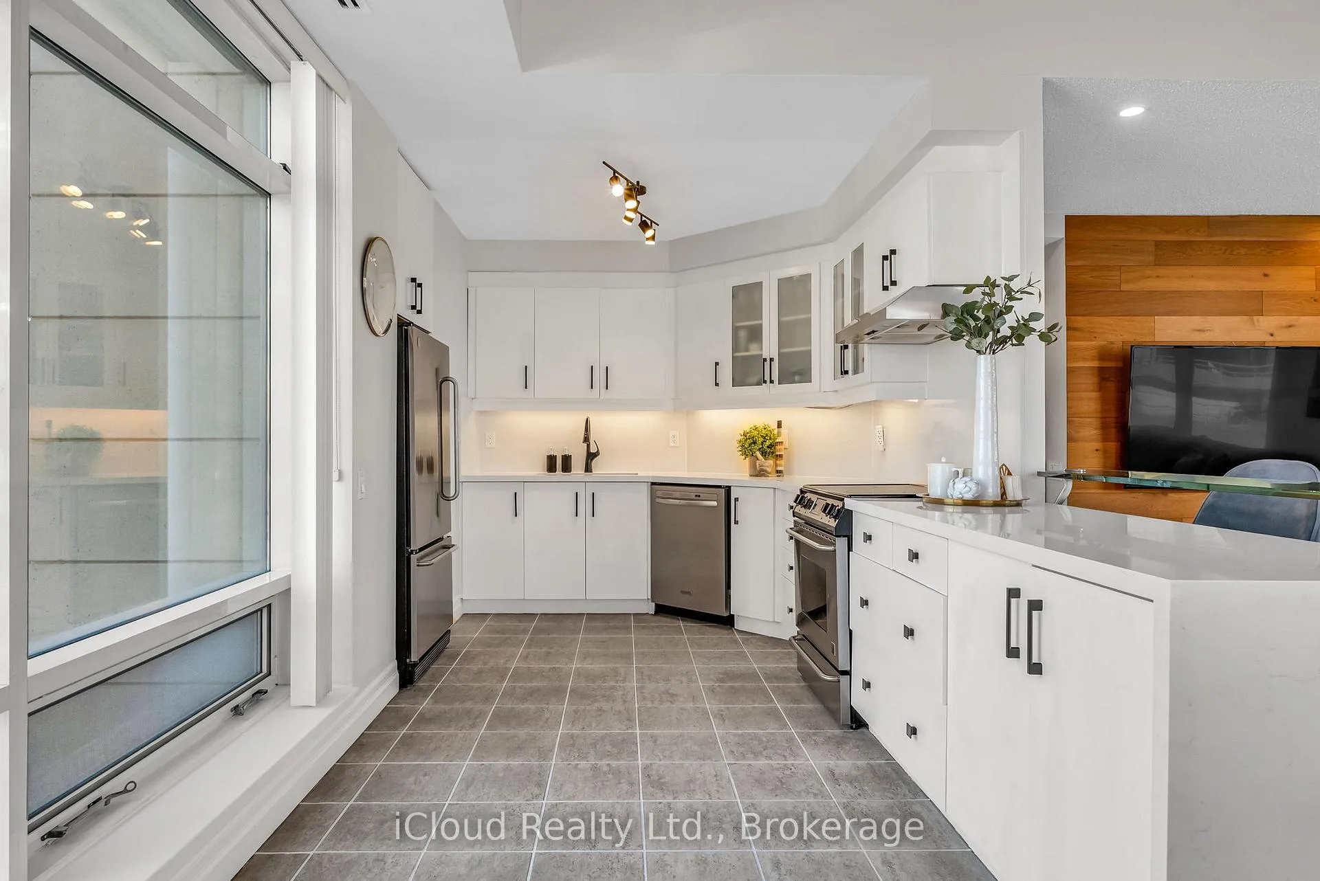 Photo 16 of Unit 210E, 500 Queens Quay W, Toronto, Waterfront Communities — HOMEH