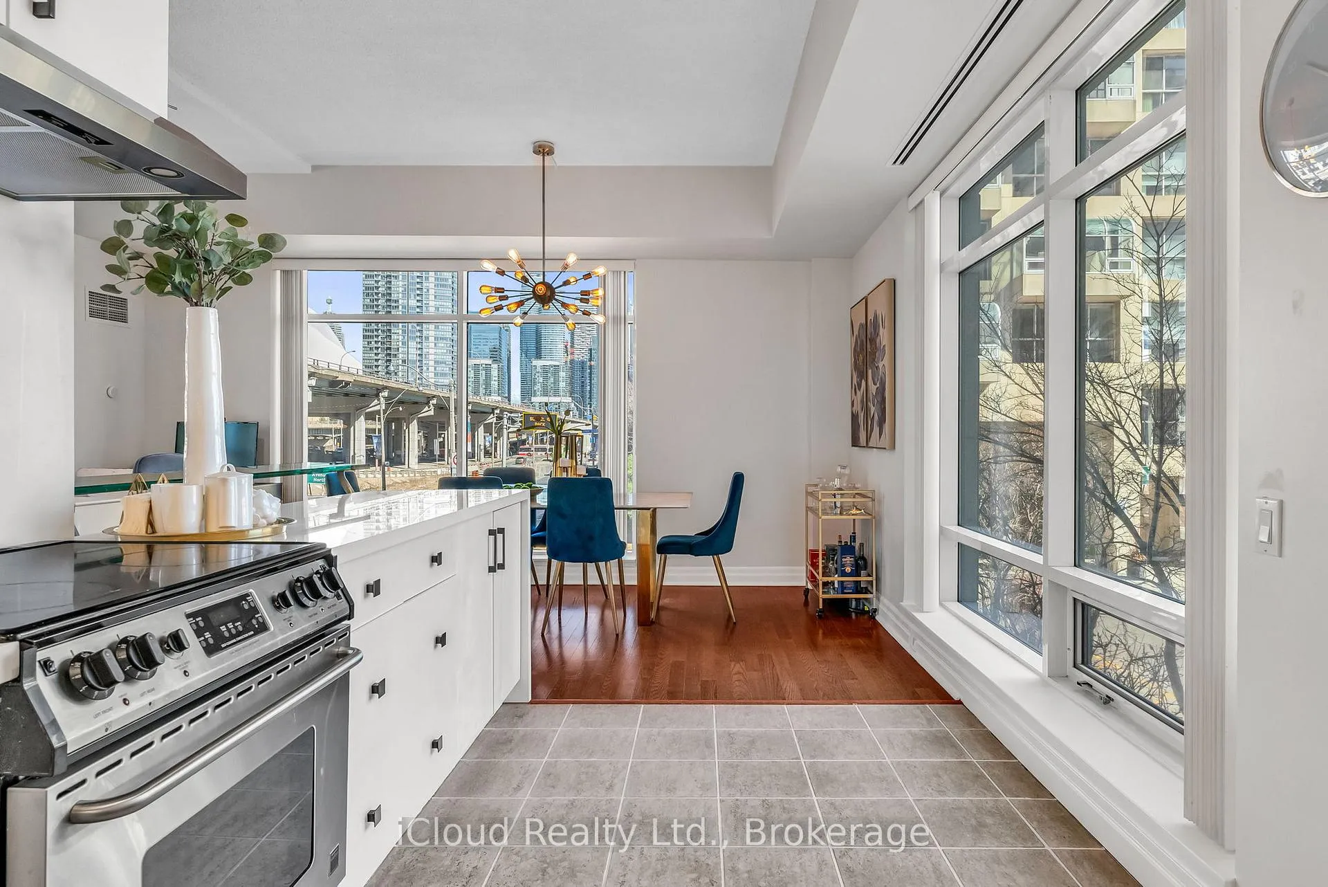 Photo 17 of Unit 210E, 500 Queens Quay W, Toronto, Waterfront Communities — HOMEH