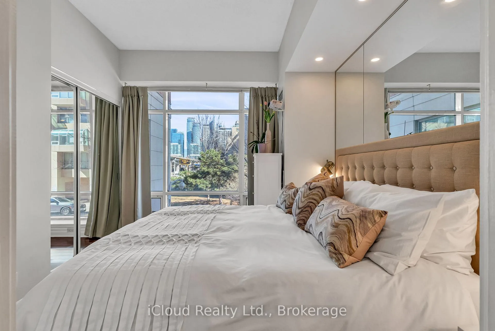 Photo 20 of Unit 210E, 500 Queens Quay W, Toronto, Waterfront Communities — HOMEH