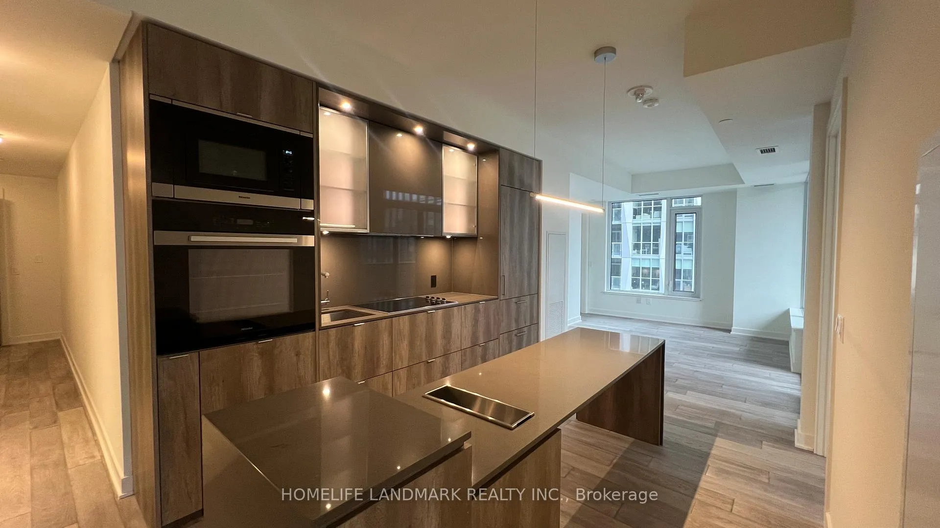 Front of Unit 1210, 11 Yorkville Avenue