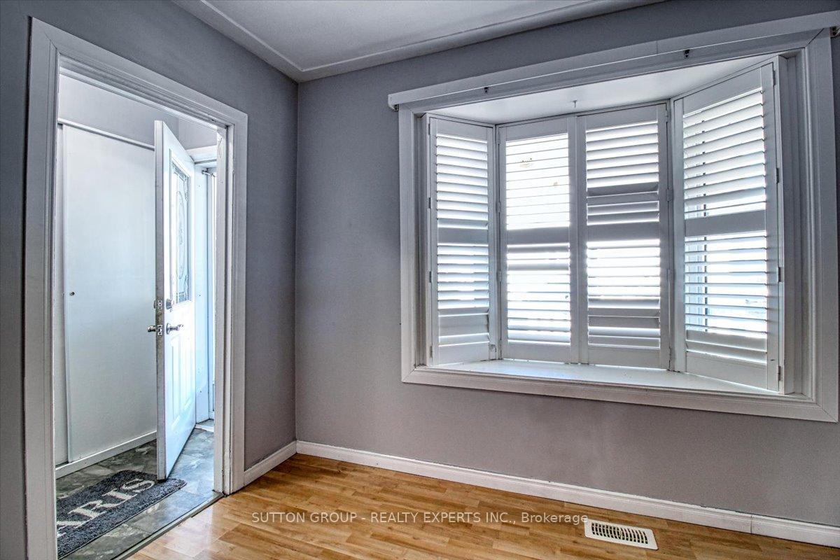 Photo 8 of 24 James Street, Chatham-Kent — HOMEH