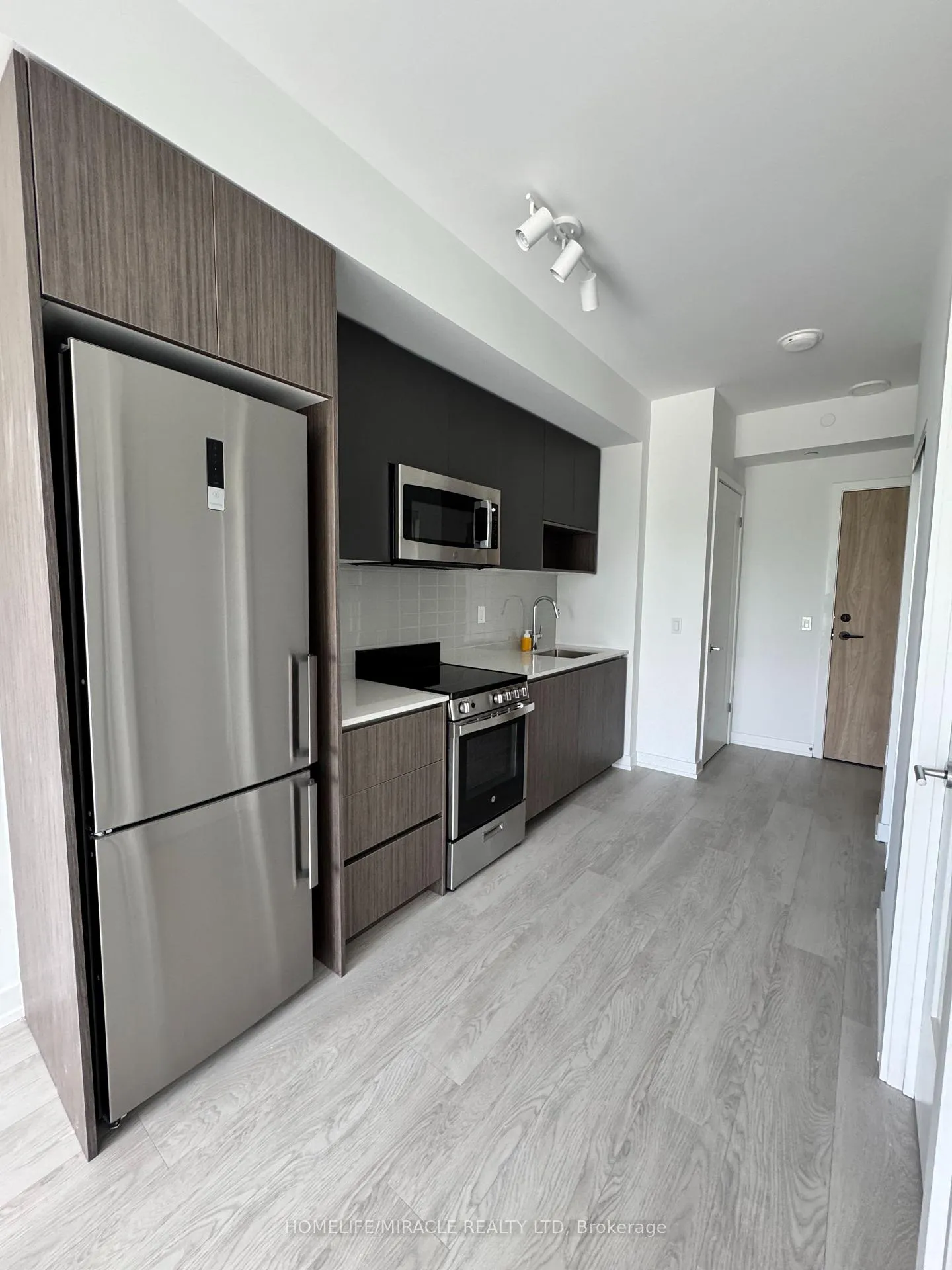 Photo 1 of Unit 424, 801 The Queensway, Etobicoke, Stonegate-Queensway — HOMEH