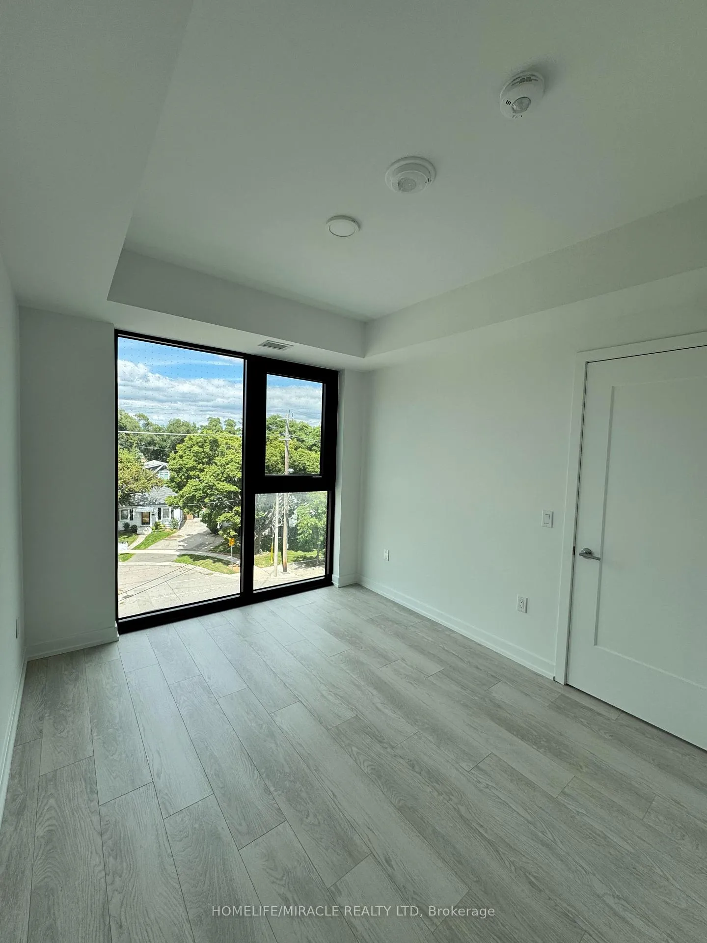 Photo 2 of Unit 424, 801 The Queensway, Etobicoke, Stonegate-Queensway — HOMEH