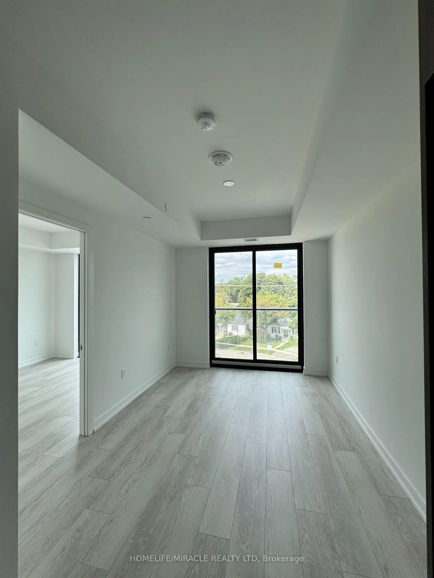 Photo 3 of Unit 424, 801 The Queensway, Etobicoke, Stonegate-Queensway — HOMEH