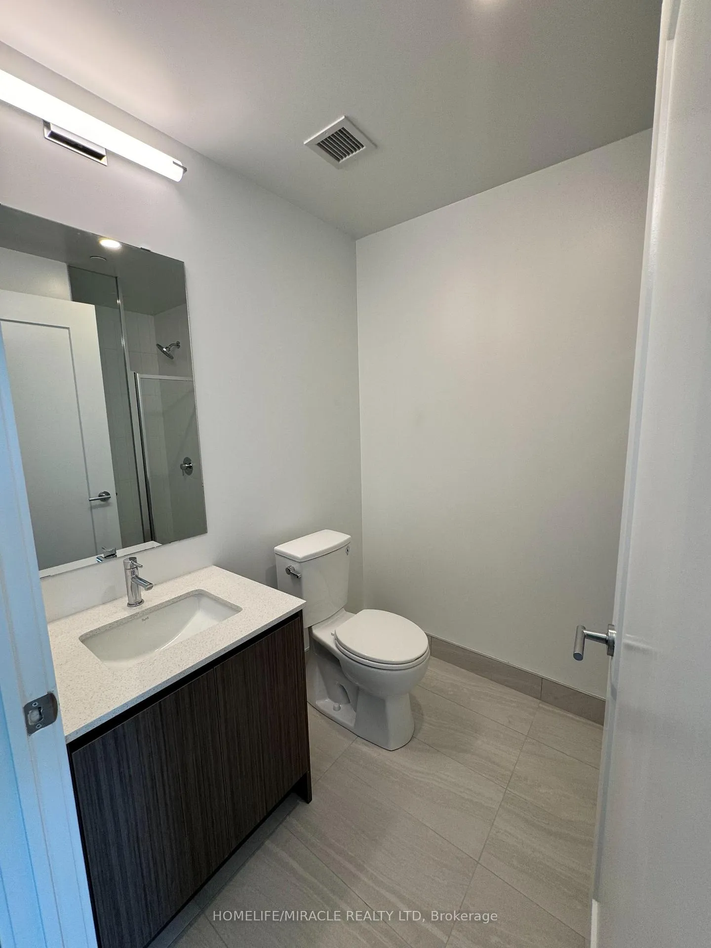 Photo 4 of Unit 424, 801 The Queensway, Etobicoke, Stonegate-Queensway — HOMEH