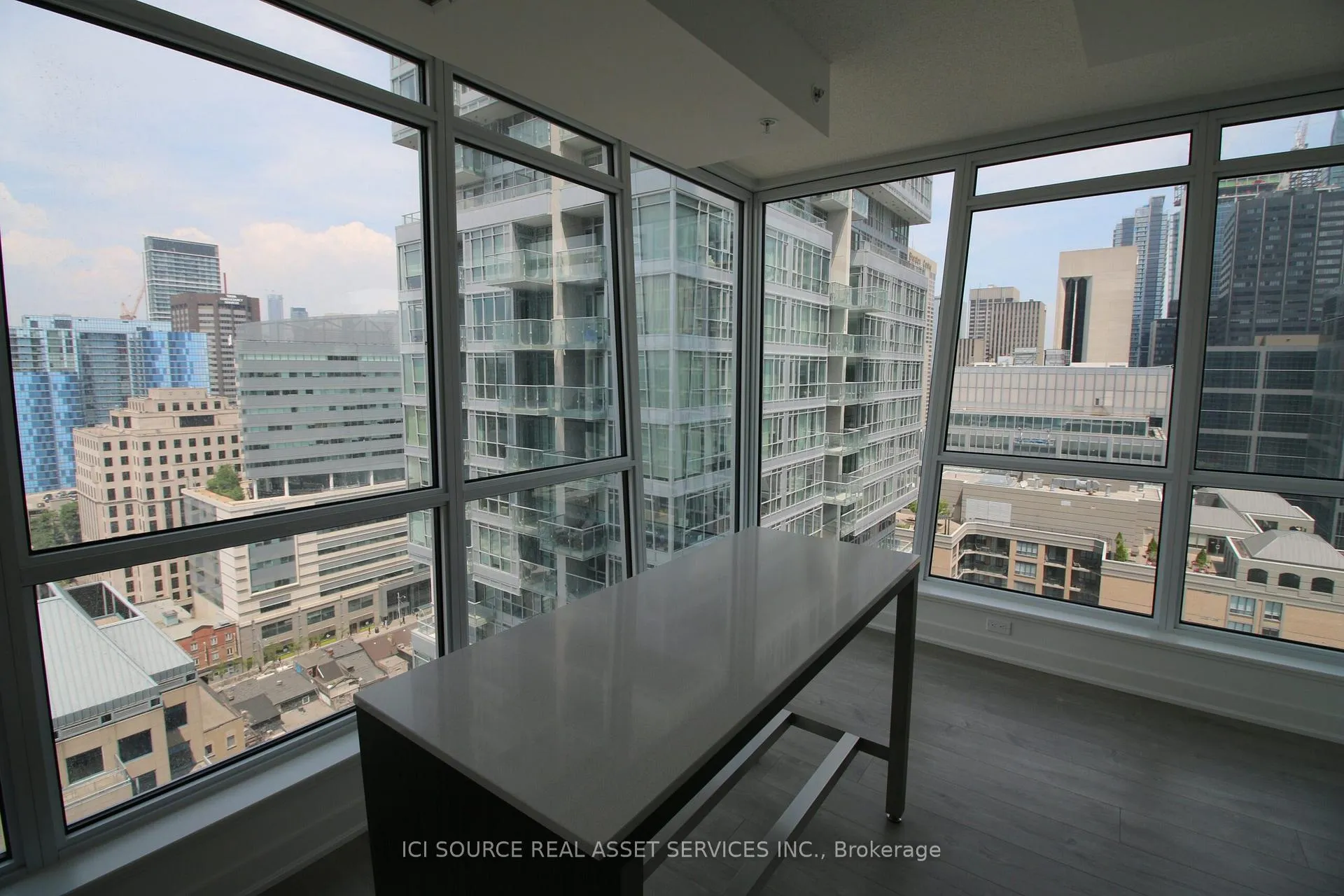 Photo 5 of Unit 2202, 30 Nelson Street, Toronto, Waterfront Communities — HOMEH