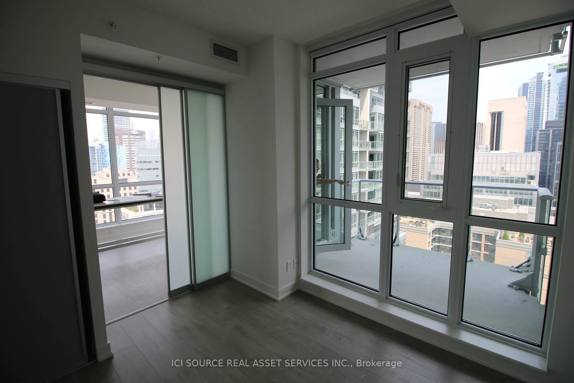Photo 7 of Unit 2202, 30 Nelson Street, Toronto, Waterfront Communities — HOMEH