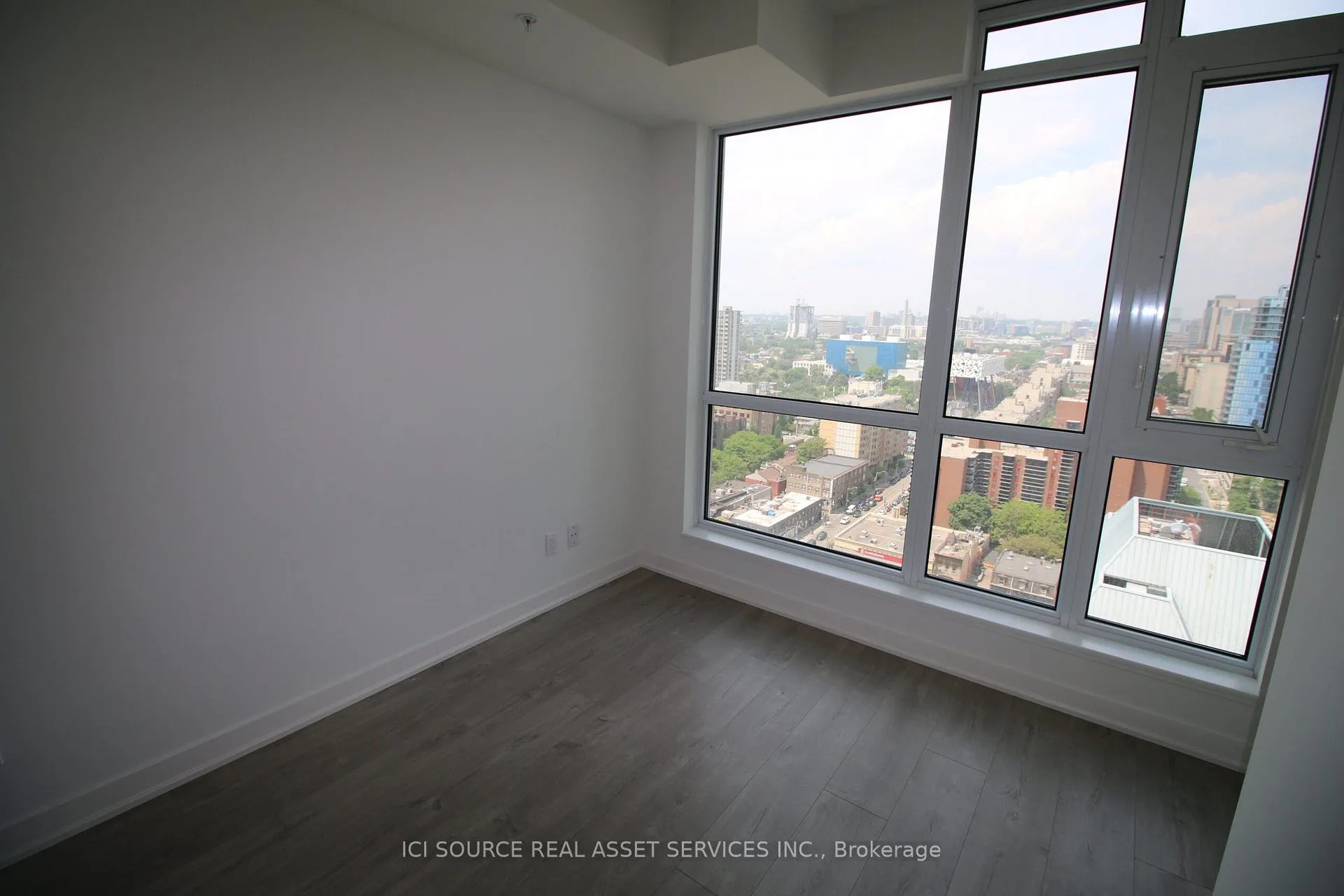 Photo 8 of Unit 2202, 30 Nelson Street, Toronto, Waterfront Communities — HOMEH