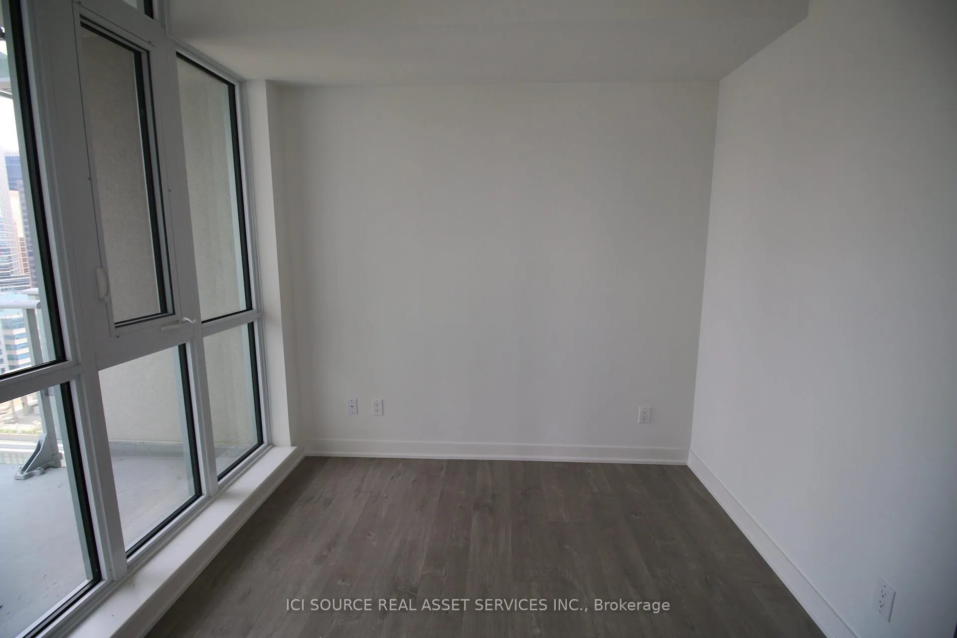 Photo 10 of Unit 2202, 30 Nelson Street, Toronto, Waterfront Communities — HOMEH