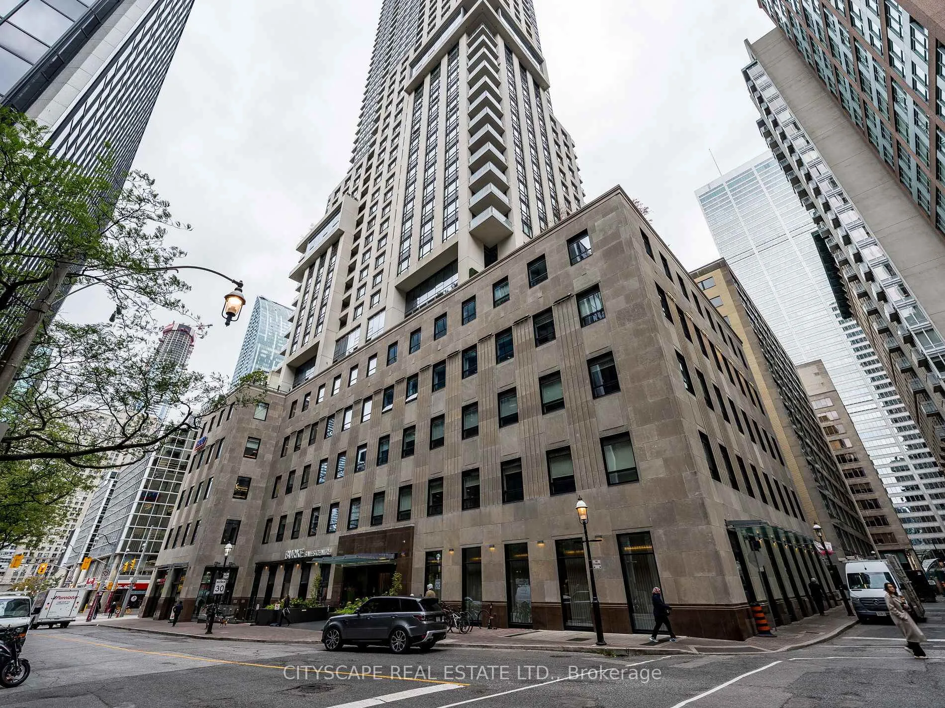 Front of Unit 1605, 88 Scott Street