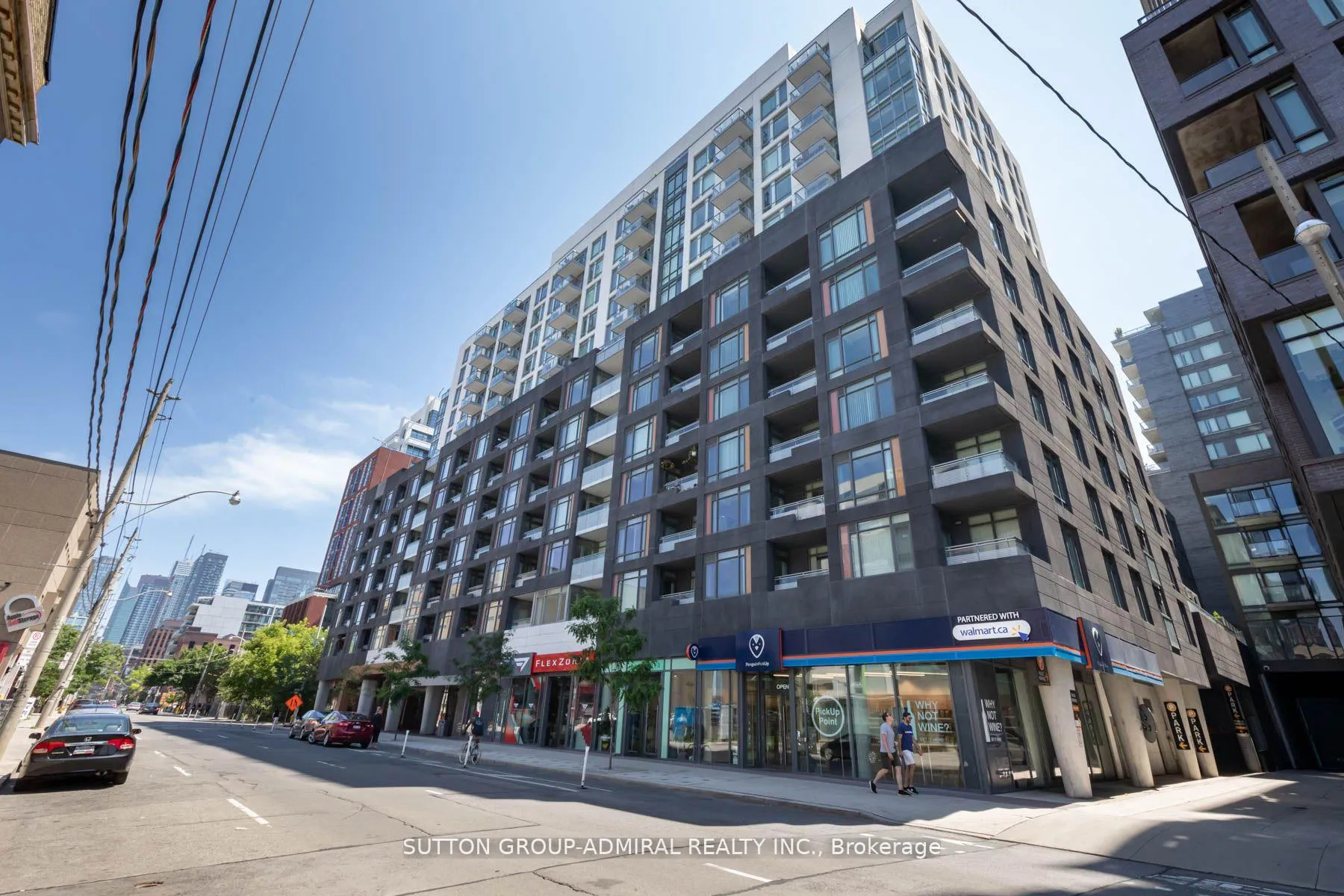 Front of Unit 326, 525 Adelaide Street W