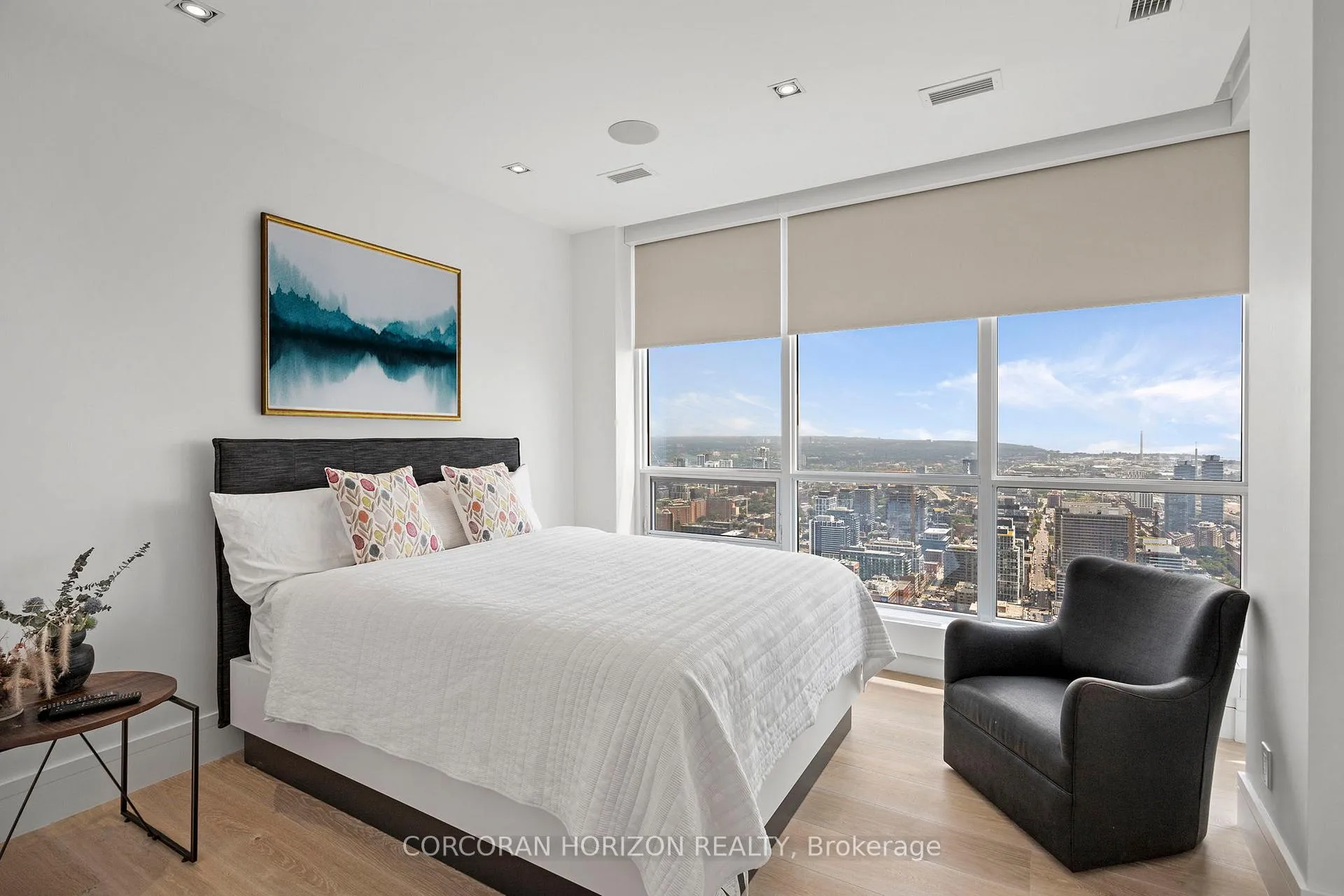 Photo 5 of Unit SPH5601, 88 Scott Street, Toronto, Church-Yonge Corridor — HOMEH