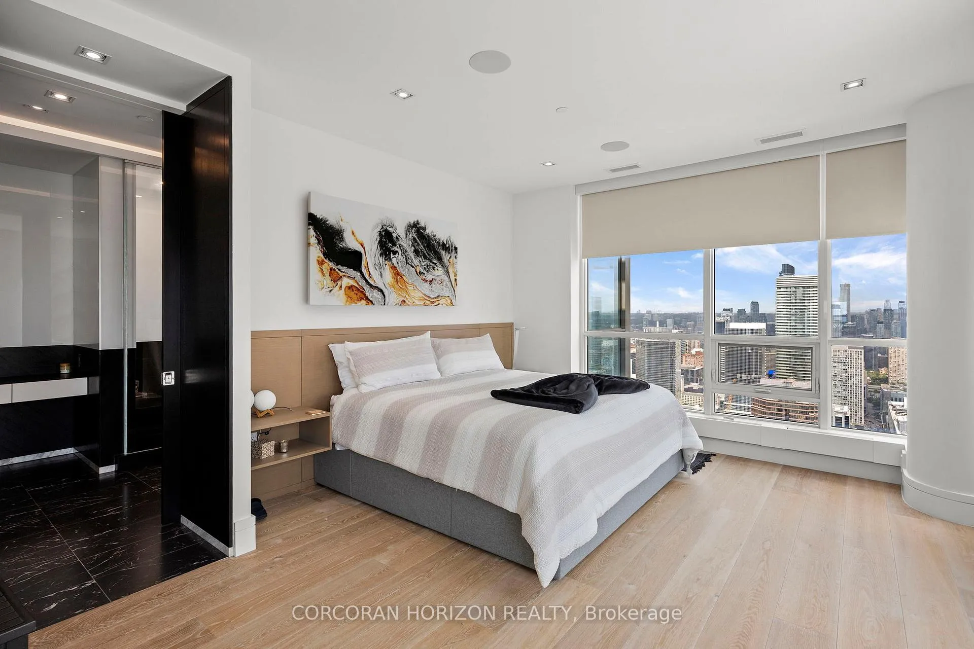 Photo 7 of Unit SPH5601, 88 Scott Street, Toronto, Church-Yonge Corridor — HOMEH
