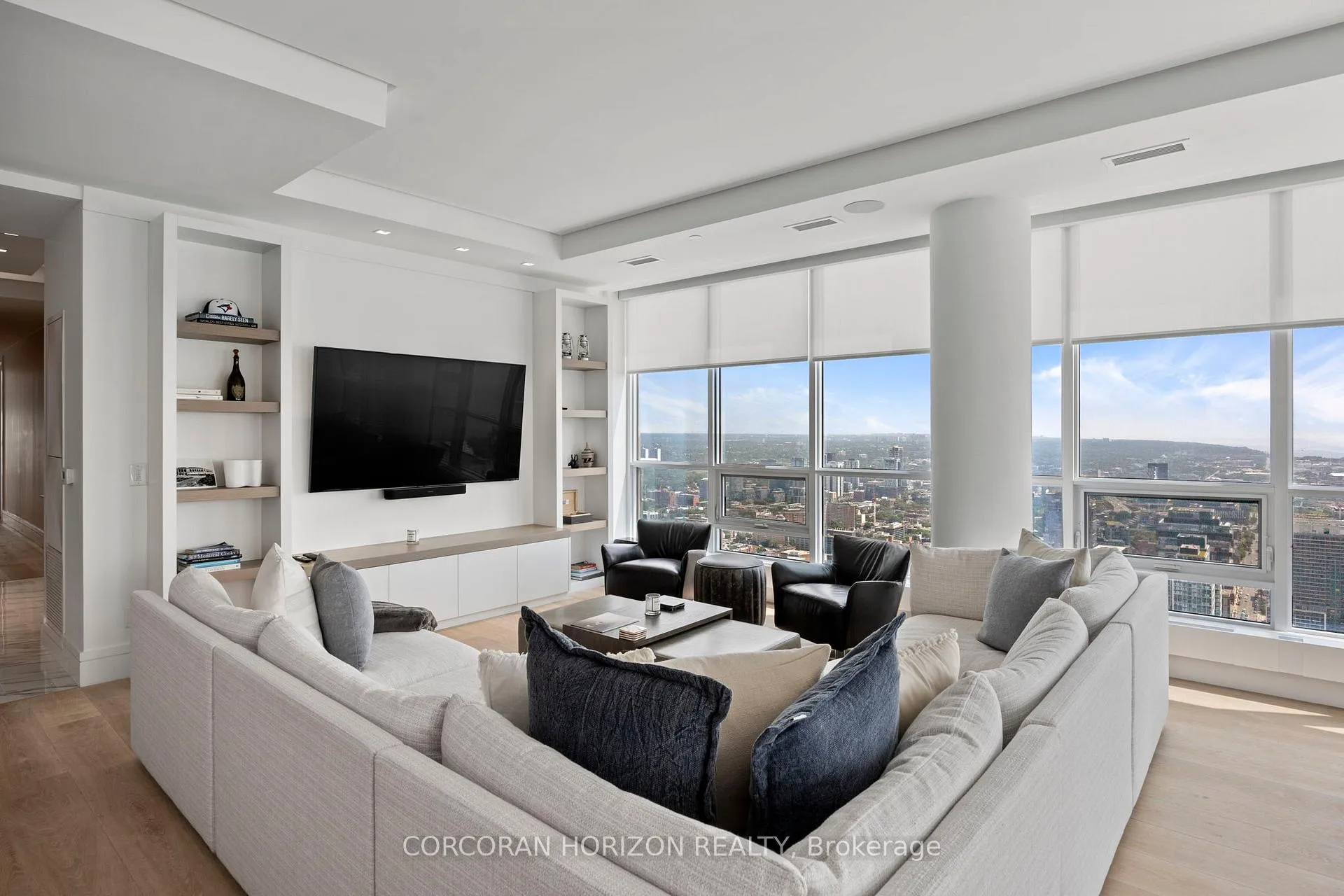 Photo 11 of Unit SPH5601, 88 Scott Street, Toronto, Church-Yonge Corridor — HOMEH