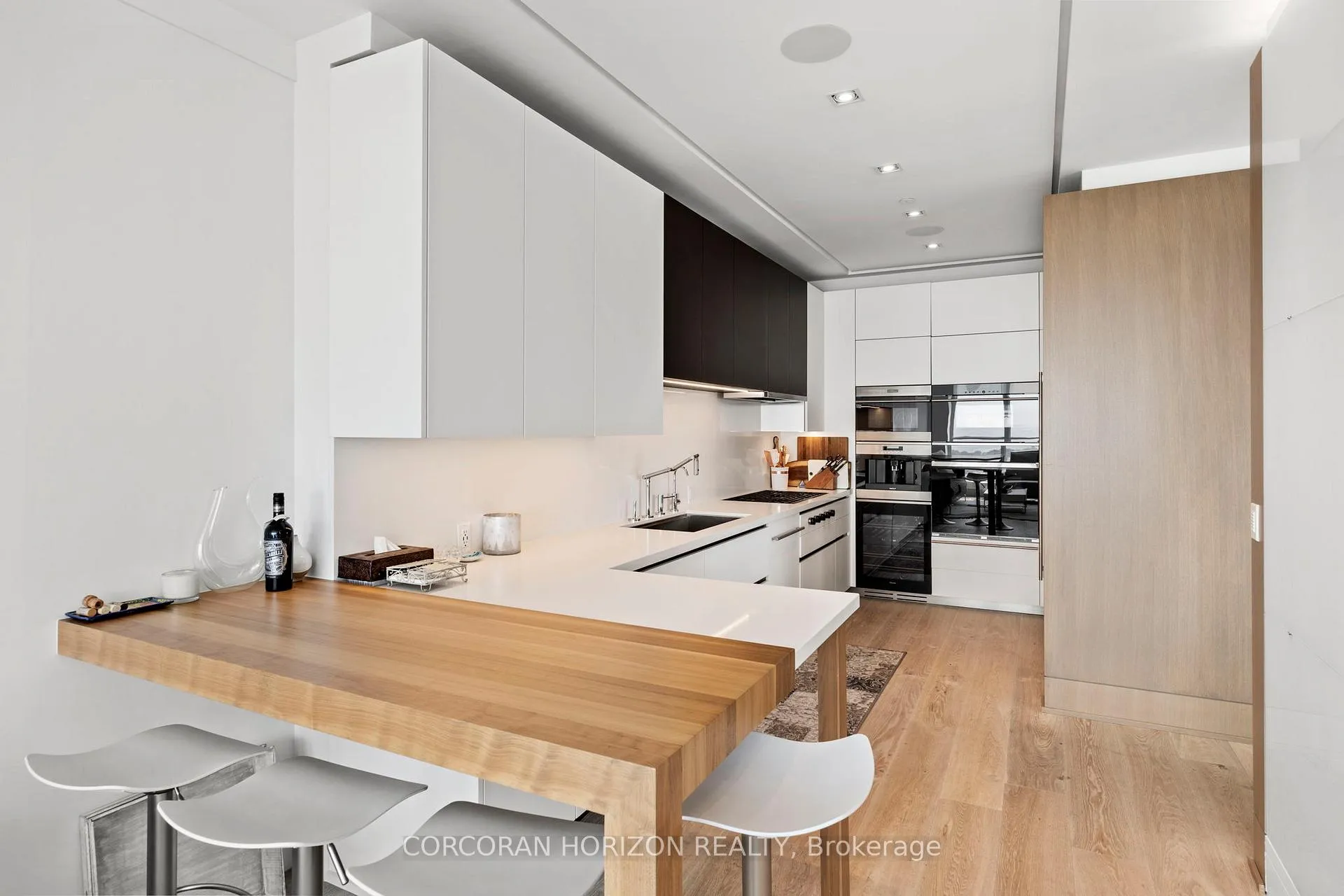 Photo 14 of Unit SPH5601, 88 Scott Street, Toronto, Church-Yonge Corridor — HOMEH