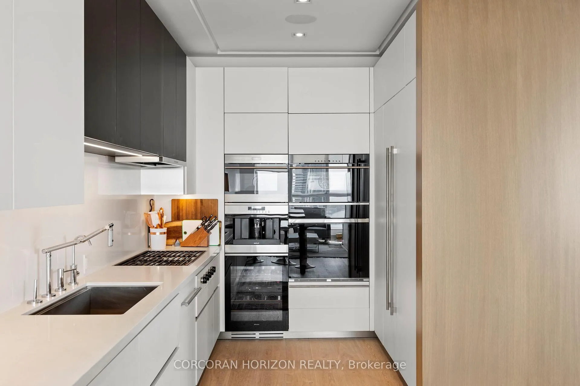Photo 15 of Unit SPH5601, 88 Scott Street, Toronto, Church-Yonge Corridor — HOMEH