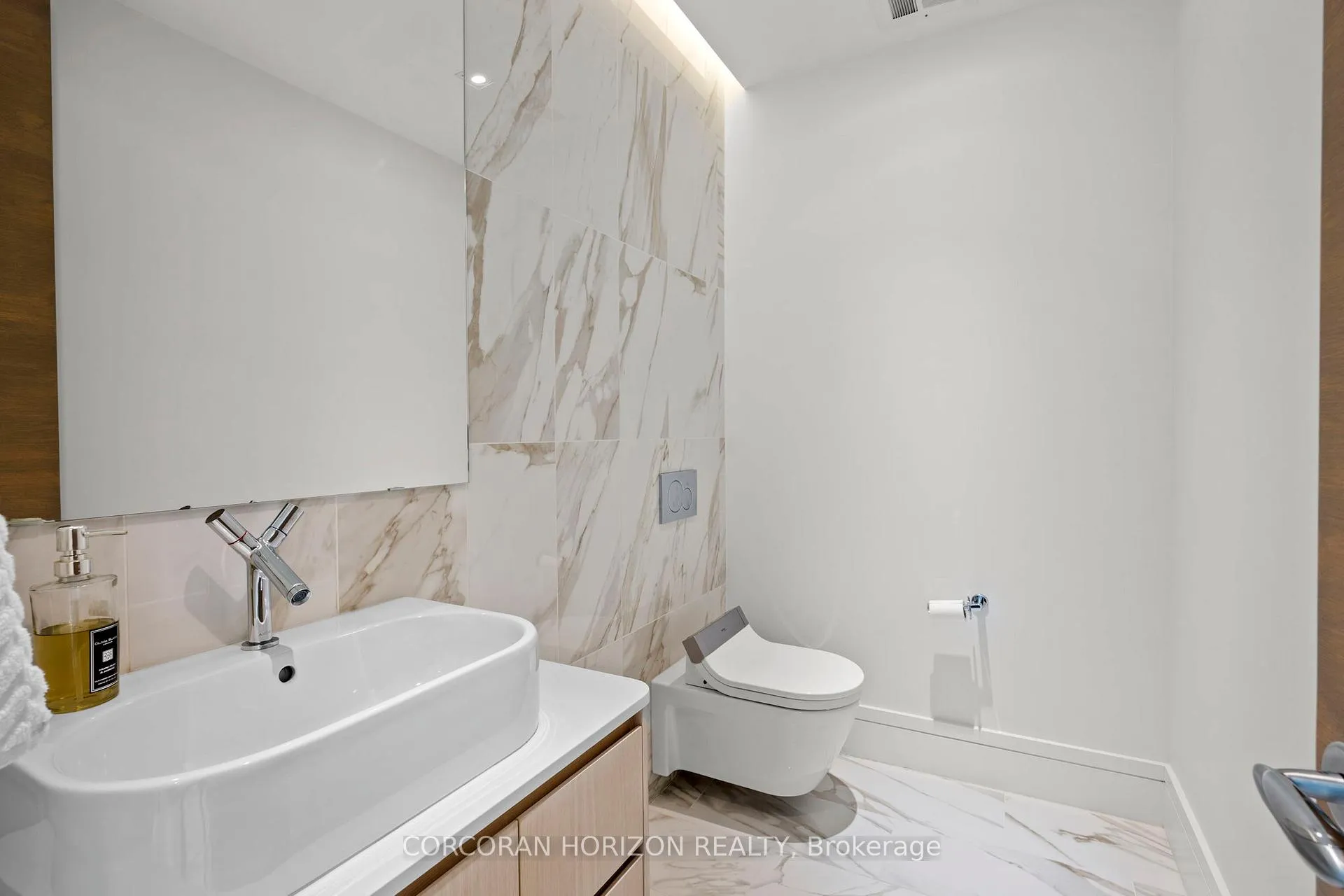 Photo 18 of Unit SPH5601, 88 Scott Street, Toronto, Church-Yonge Corridor — HOMEH