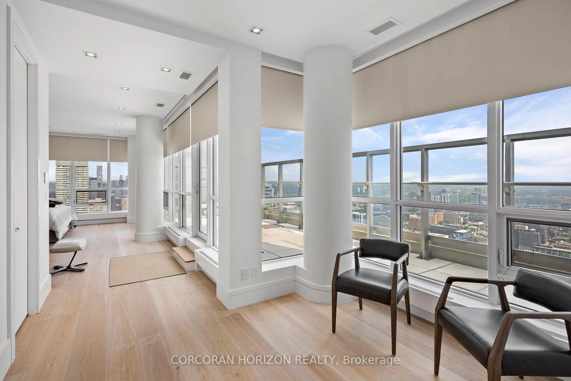 Photo 19 of Unit SPH5601, 88 Scott Street, Toronto, Church-Yonge Corridor — HOMEH