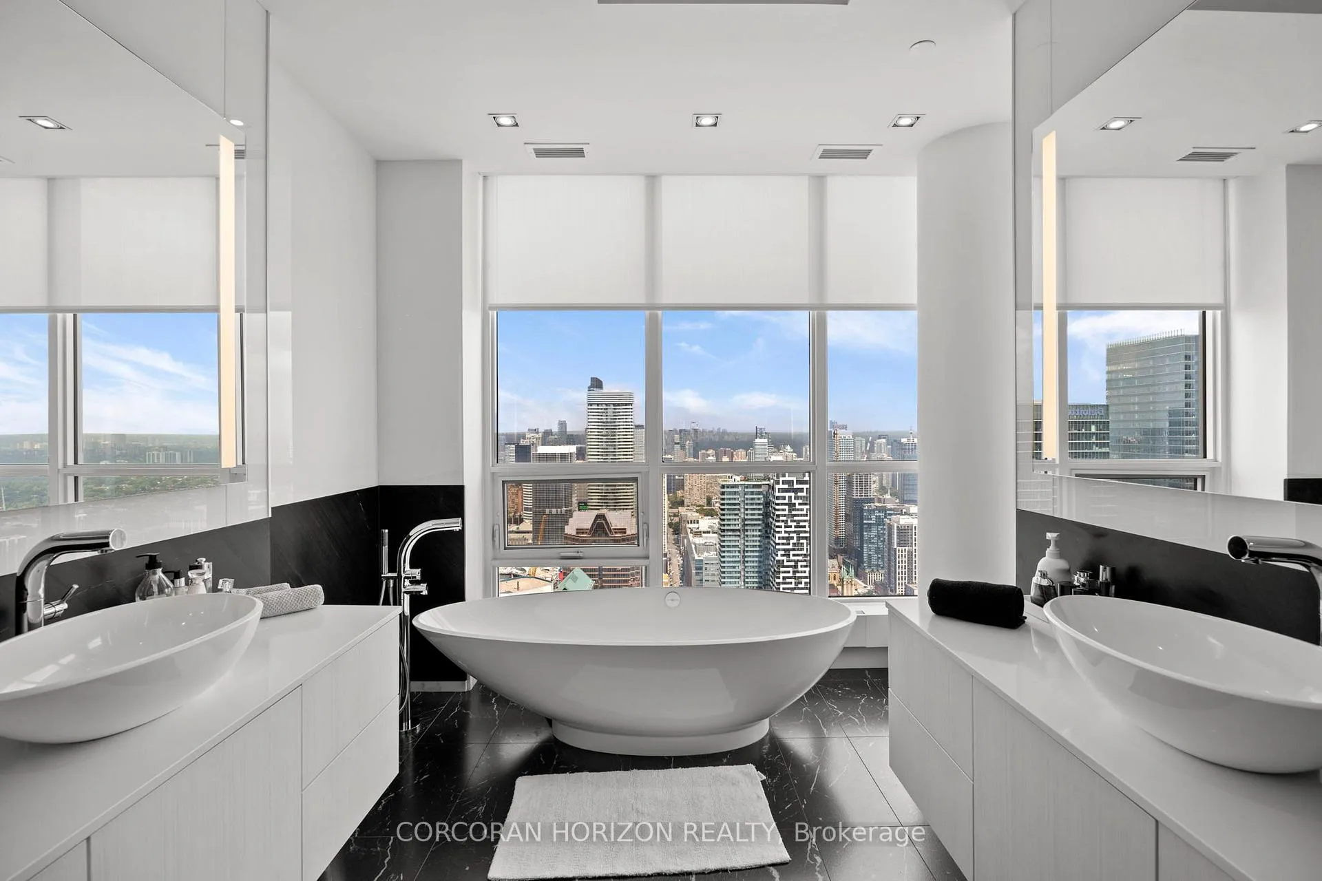 Photo 25 of Unit SPH5601, 88 Scott Street, Toronto, Church-Yonge Corridor — HOMEH