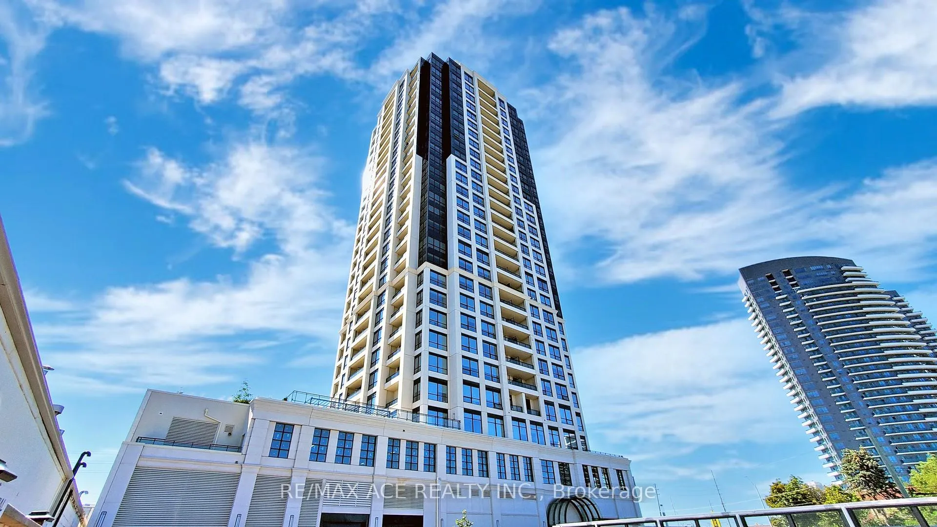 Photo 2 of Unit 509, 1 Grandview Avenue, Markham, Thornhill — HOMEH