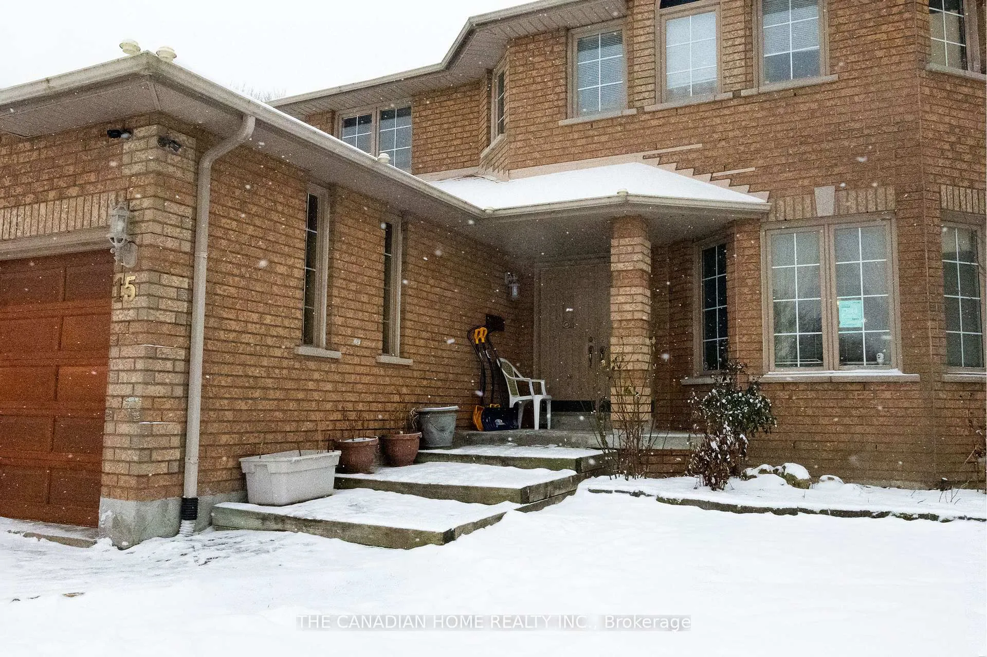 Photo 3 of 15 Mcveigh Drive, Barrie, Northwest — HOMEH