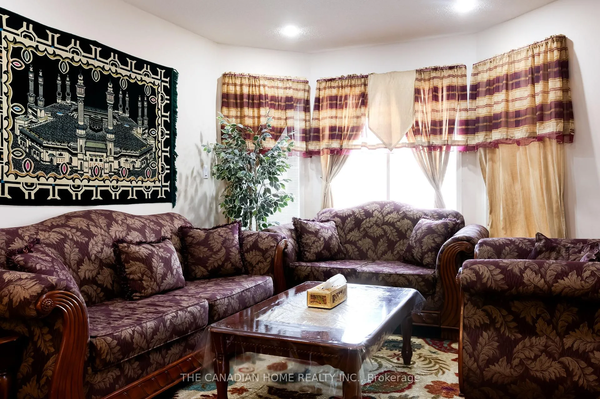 Photo 8 of 15 Mcveigh Drive, Barrie, Northwest — HOMEH