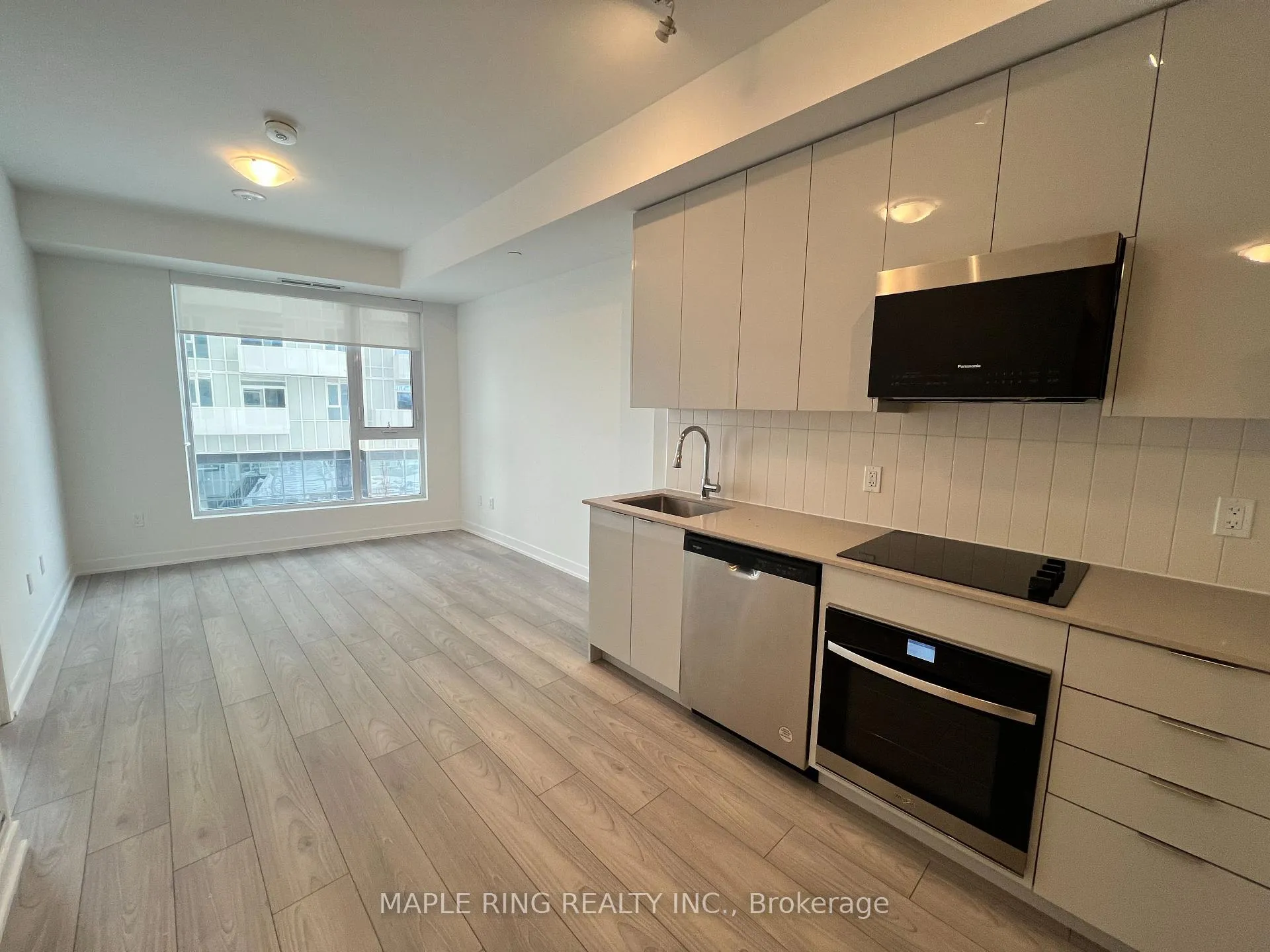Front of Unit 721, 498 Caldari Road