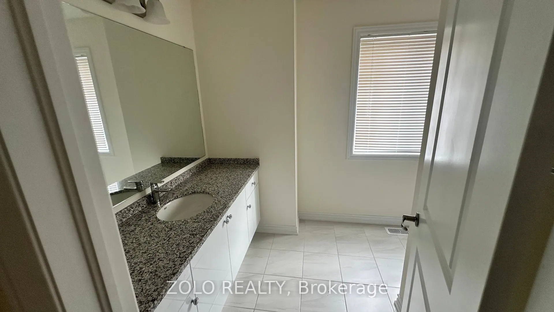 Photo 5 of 16 Stokes Road, Brant, Paris — HOMEH