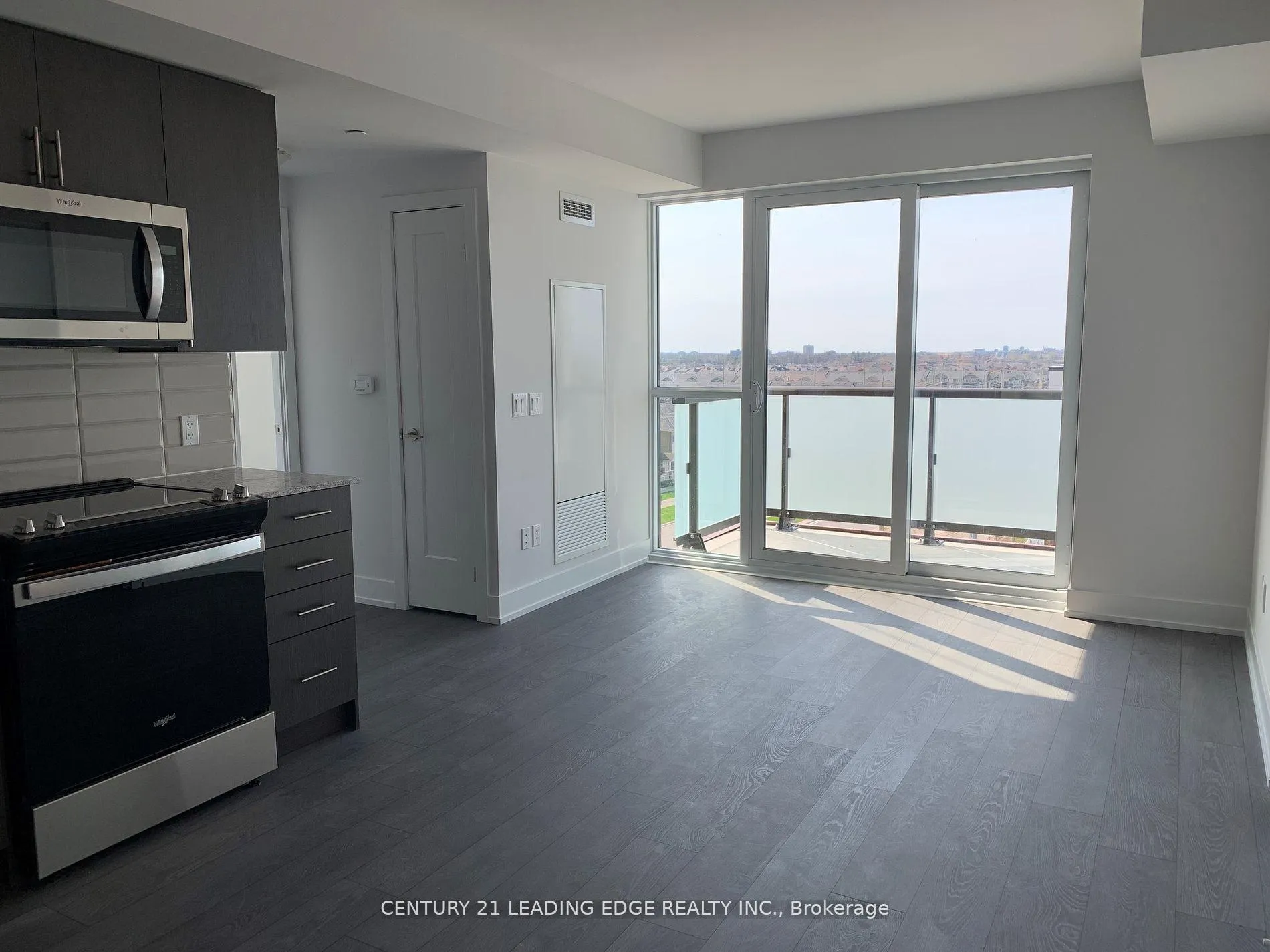 Photo 3 of Unit 616, 2550 Simcoe Street N, Oshawa, Windfields — HOMEH