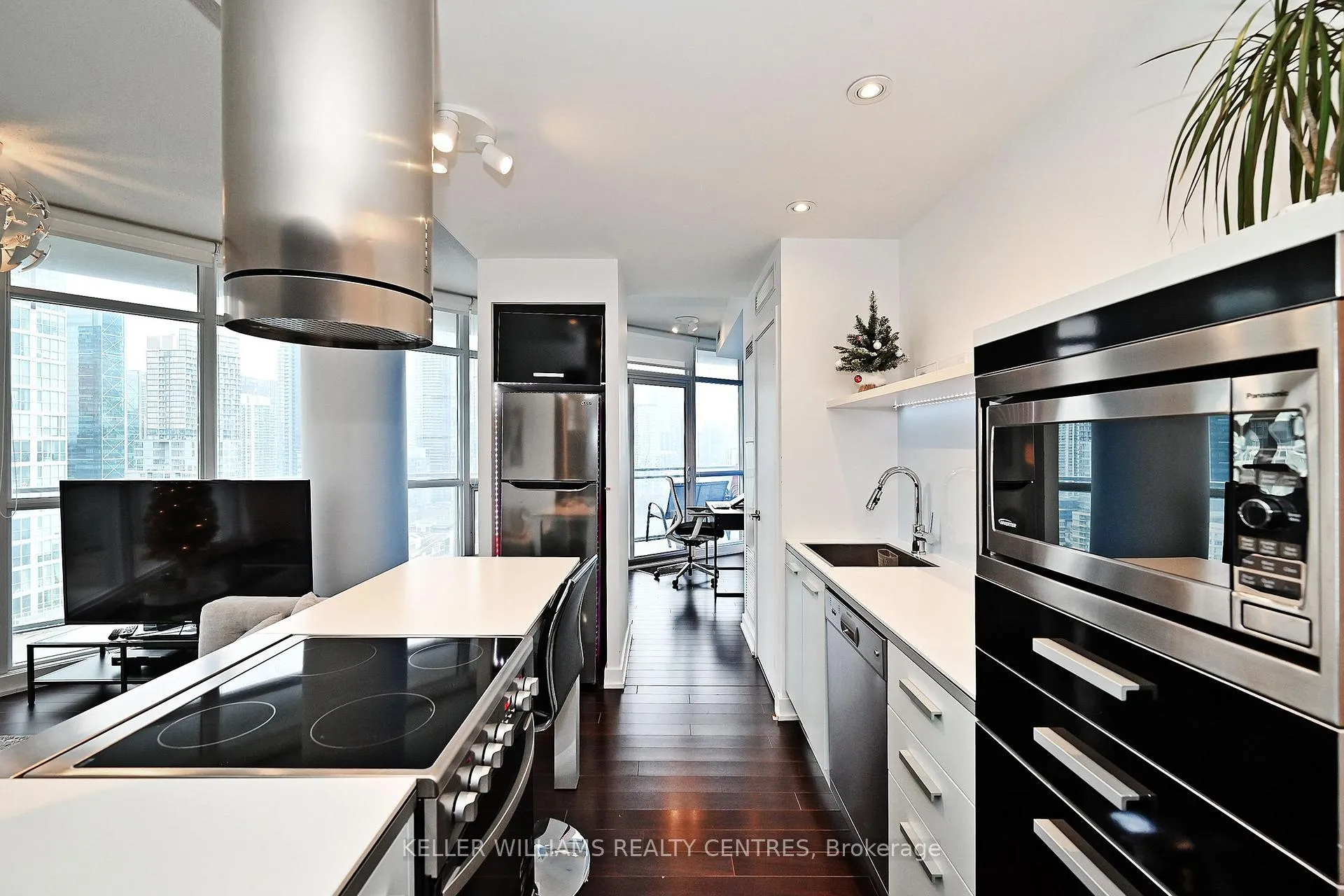 Photo 9 of Unit 2808, 38 Dan Leckie Way, Toronto, Waterfront Communities — HOMEH