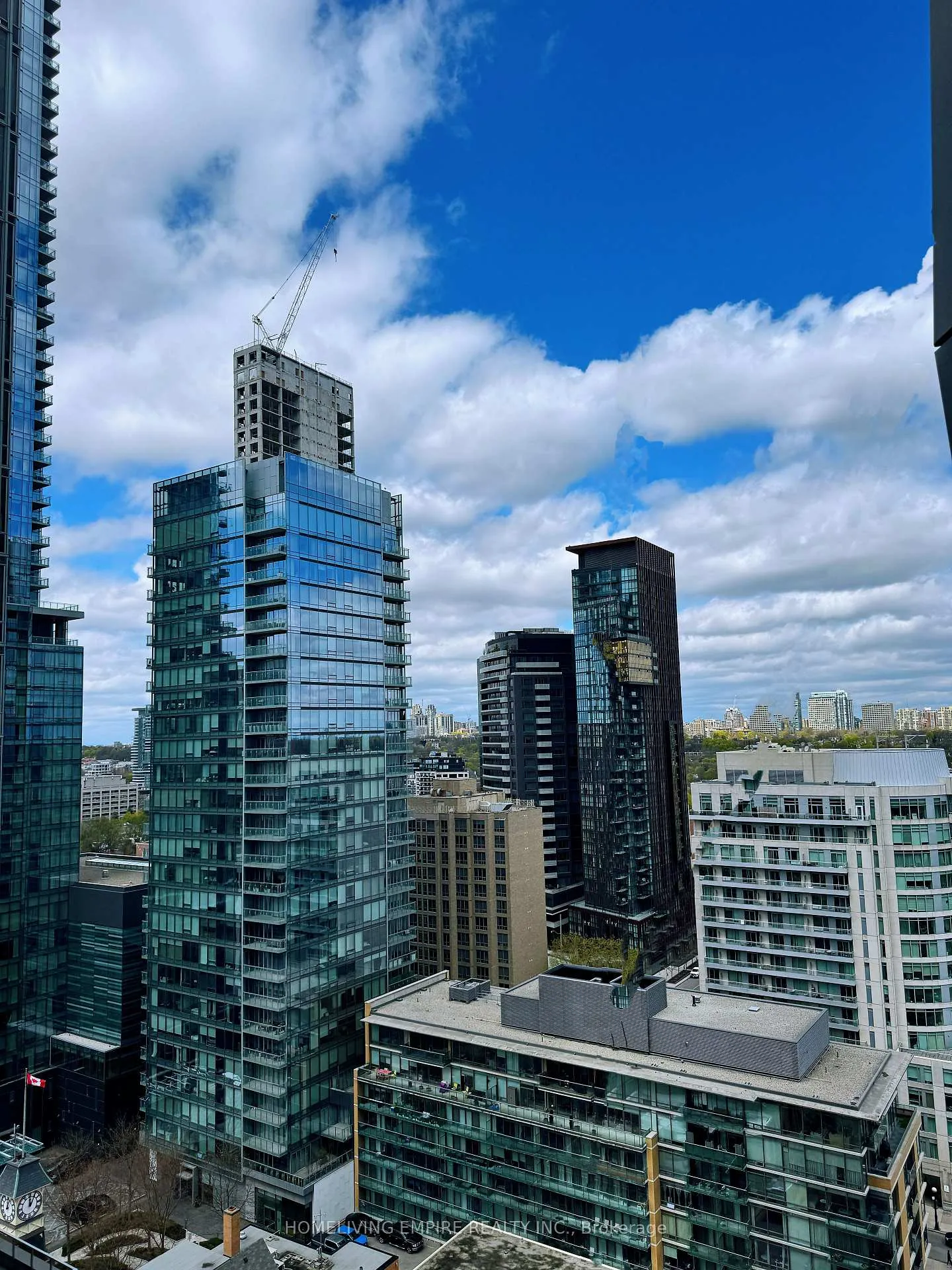 Front of Unit 1703, 1 Yorkville Avenue
