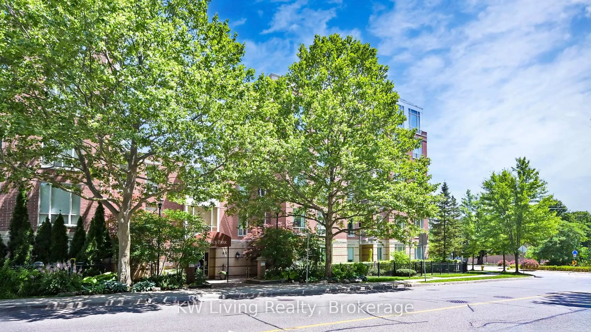 Photo 5 of Unit 608, 451 Rosewell Avenue, Toronto, Lawrence Park South — HOMEH