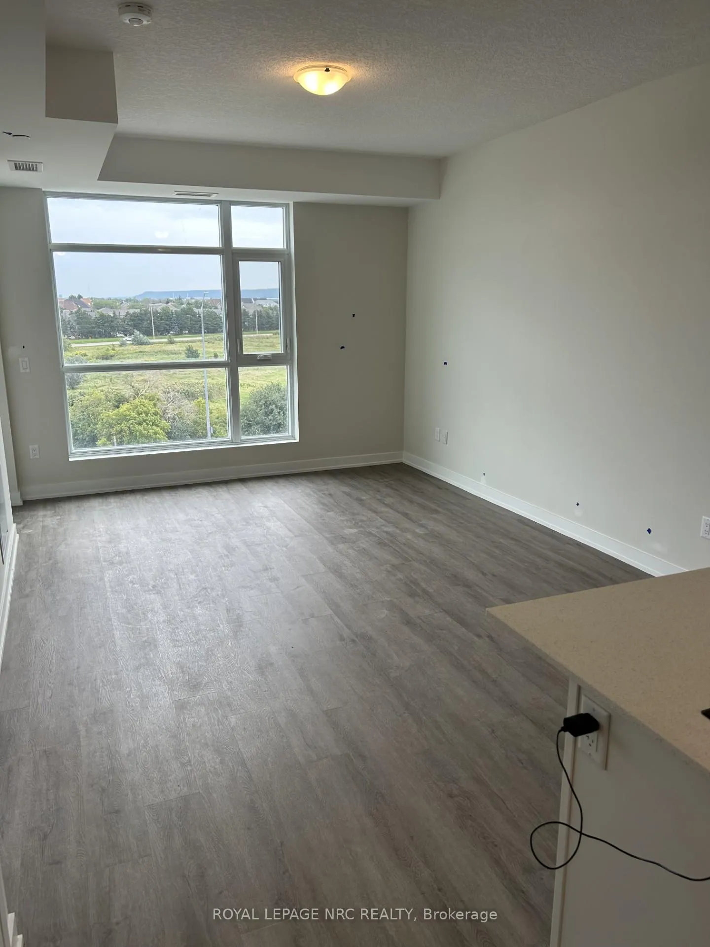 Photo 8 of Unit 520, 600 north service Road, Hamilton, Stoney Creek — HOMEH