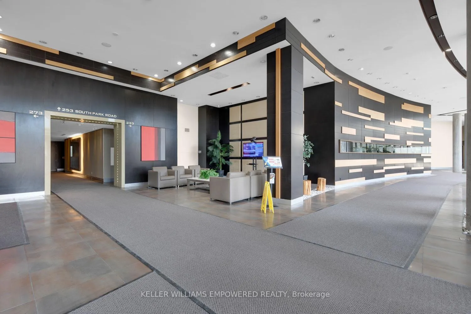 Photo 5 of Unit 303, 233 South Park Road, Markham, Commerce Valley — HOMEH