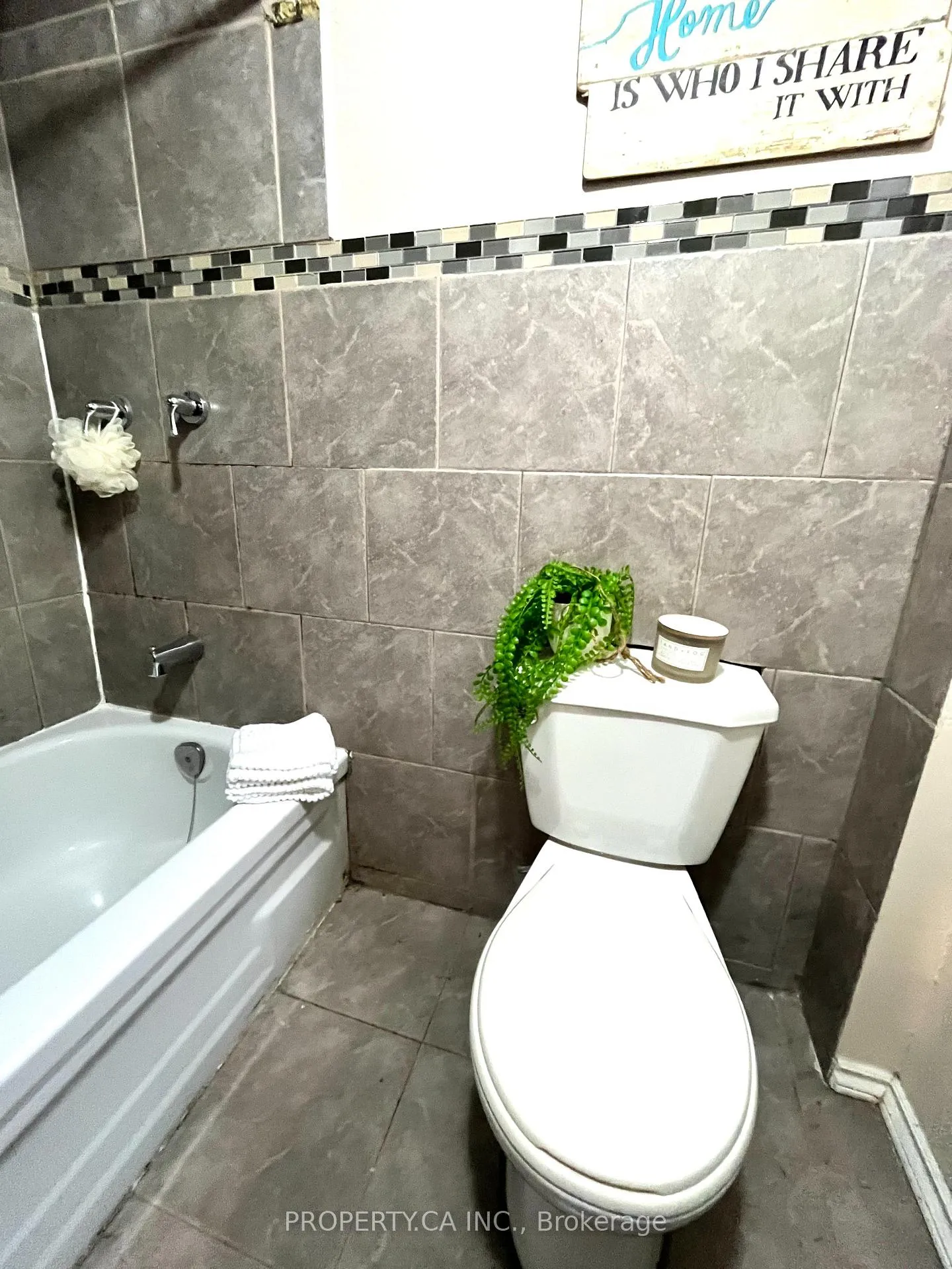 Photo 9 of Unit BSMNT, 234 Bathurst Street, Toronto, Trinity-Bellwoods — HOMEH