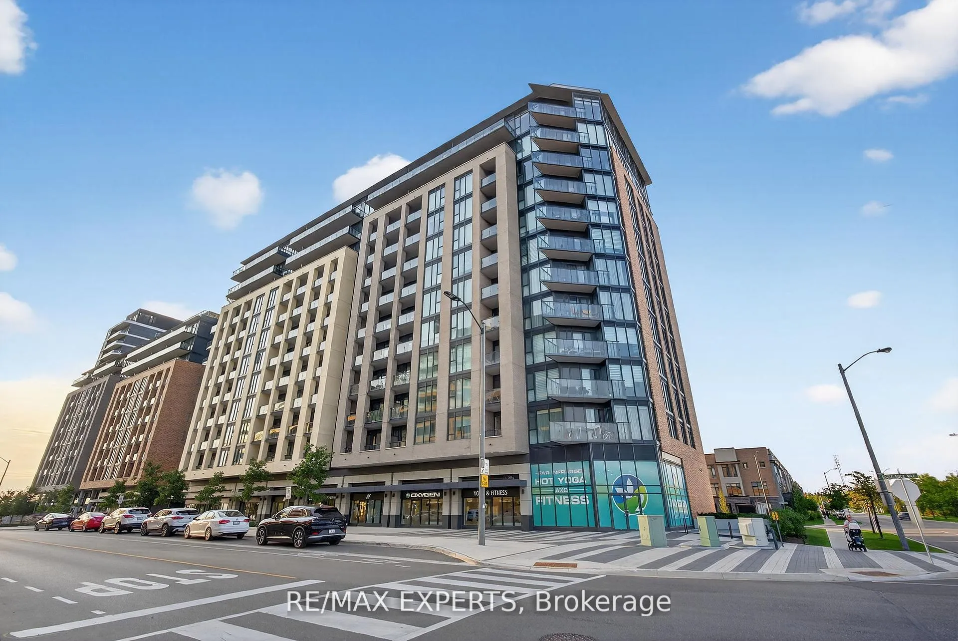 Photo 2 of Unit 831, 100 Eagle Rock Way, Vaughan, Maple — HOMEH