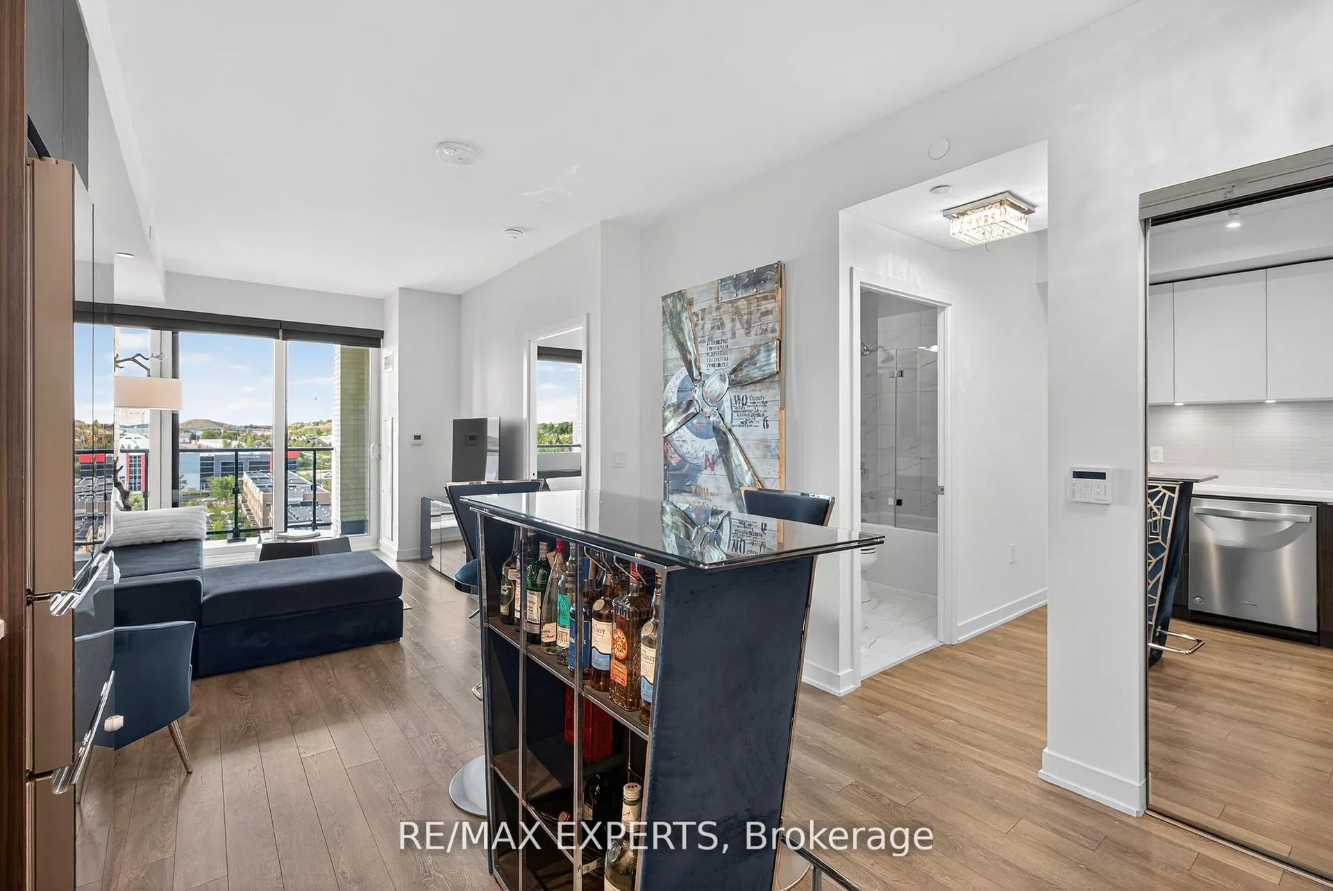 Photo 6 of Unit 831, 100 Eagle Rock Way, Vaughan, Maple — HOMEH